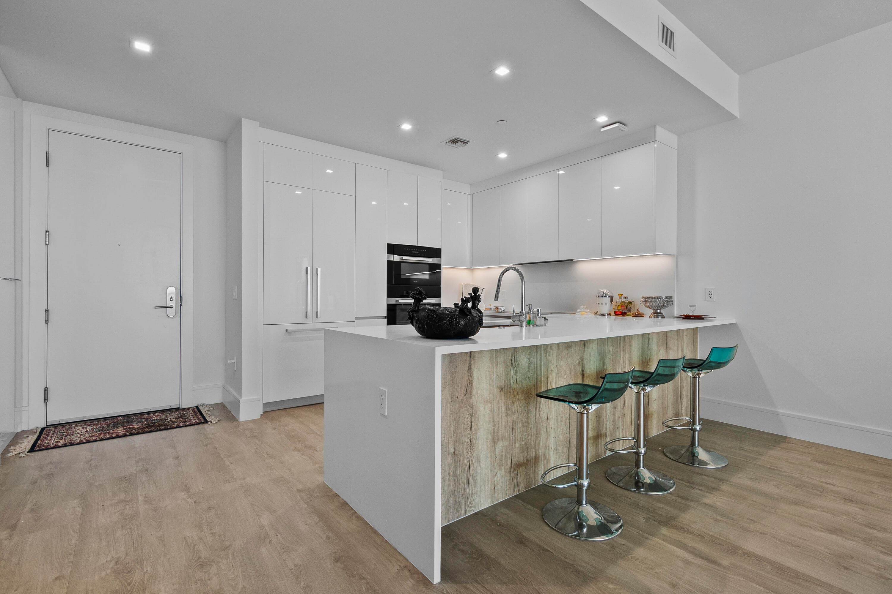 220 Lake Shore Drive 1913, Lake Park, FL 33403 — photo 2 of 38