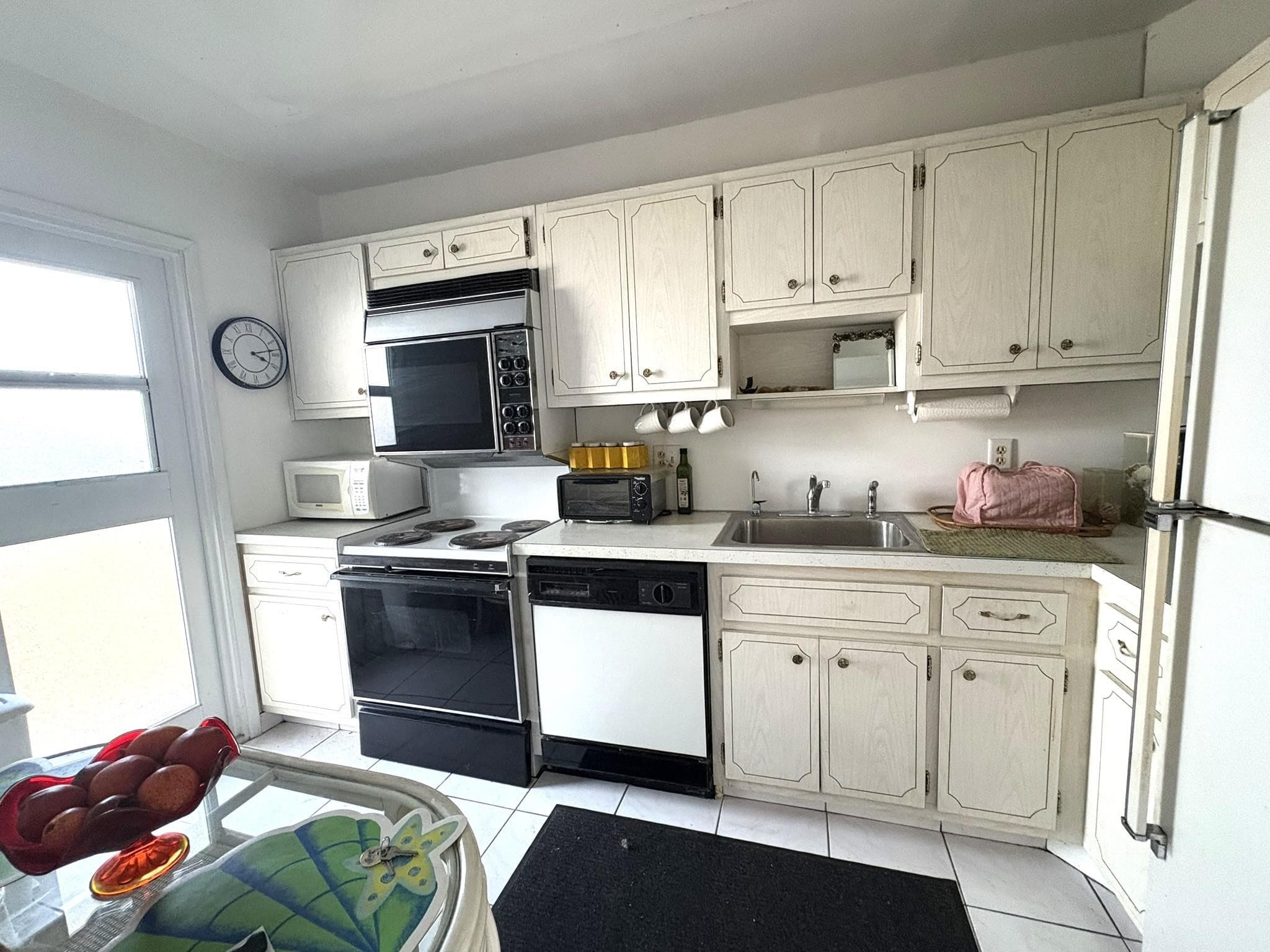 2350 NE 14th Street 303, Pompano Beach, FL 33062 — photo 3 of 10