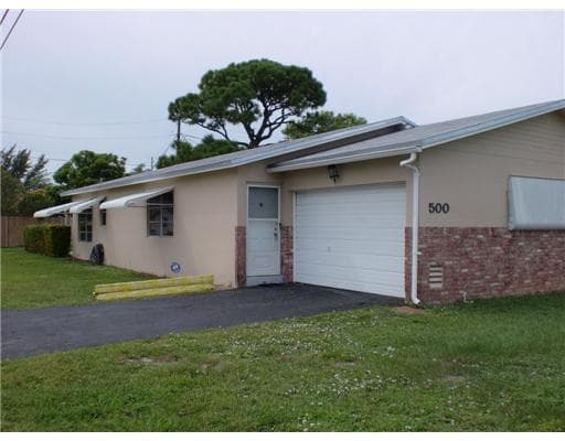 500 NW 53rd Street, Boca Raton, FL 33487 — photo 1 of 13