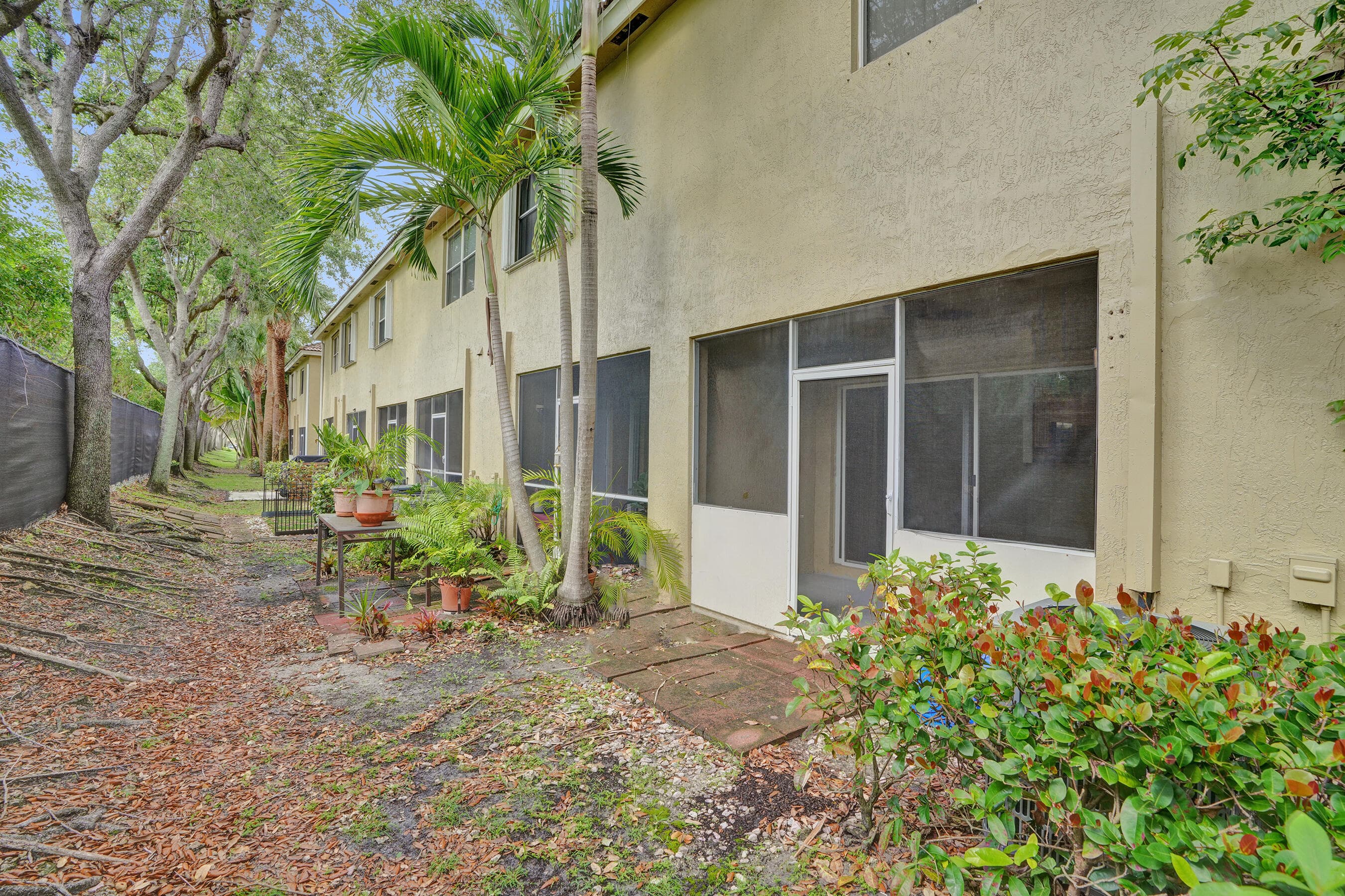 752 SW 122nd Terrace, Pembroke Pines, FL 33025 — photo 37 of 40