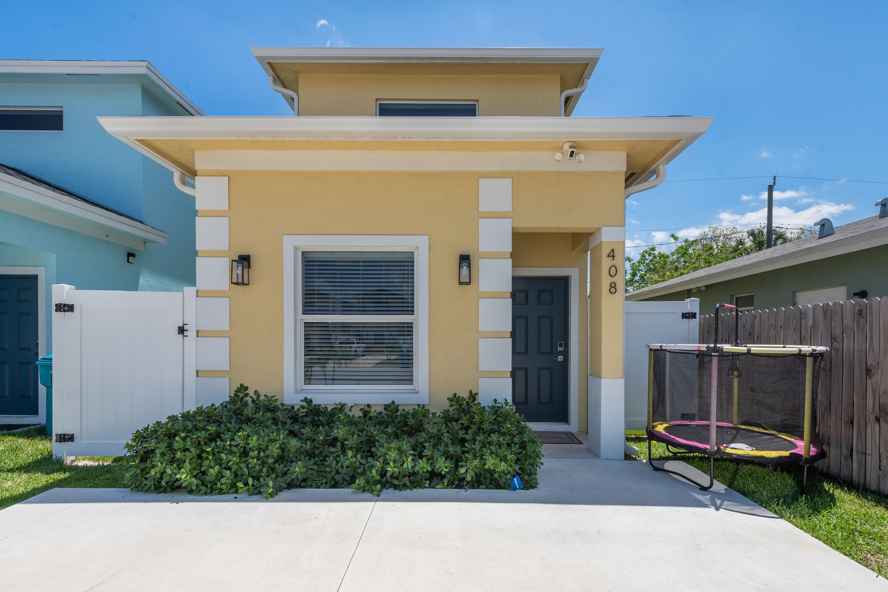 408 NW 12th Avenue, Boynton Beach, FL 33435 — photo 4 of 31