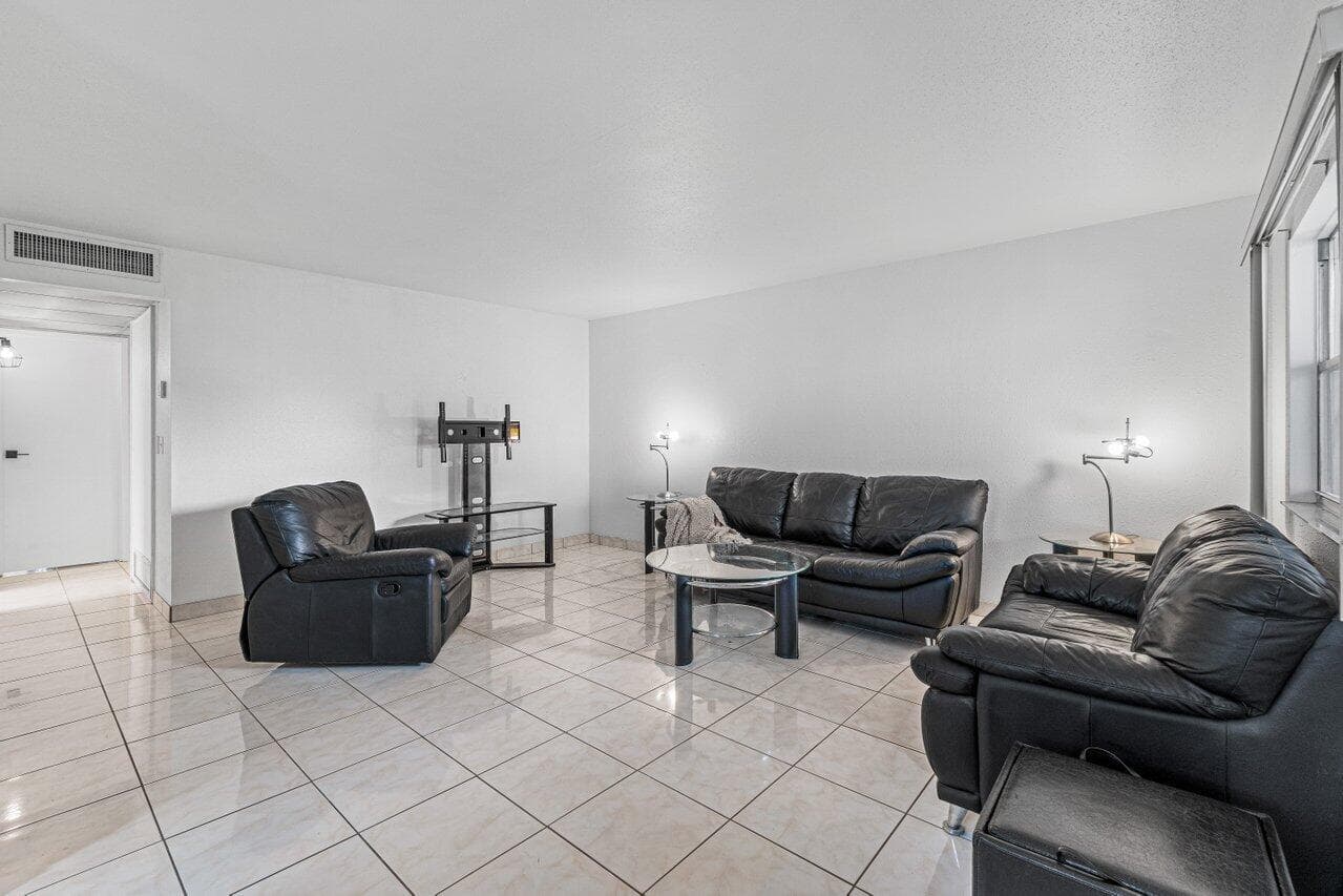260 Brittany F, Delray Beach, FL 33446 — photo 7 of 24