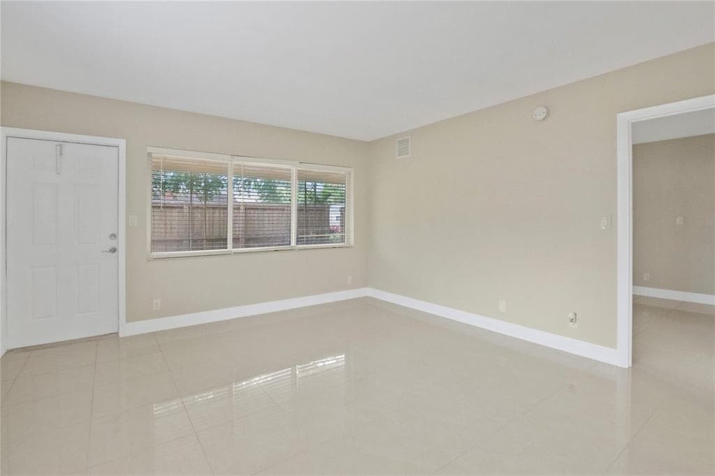 Apartment in Fort Lauderdale — photo 7 of 7