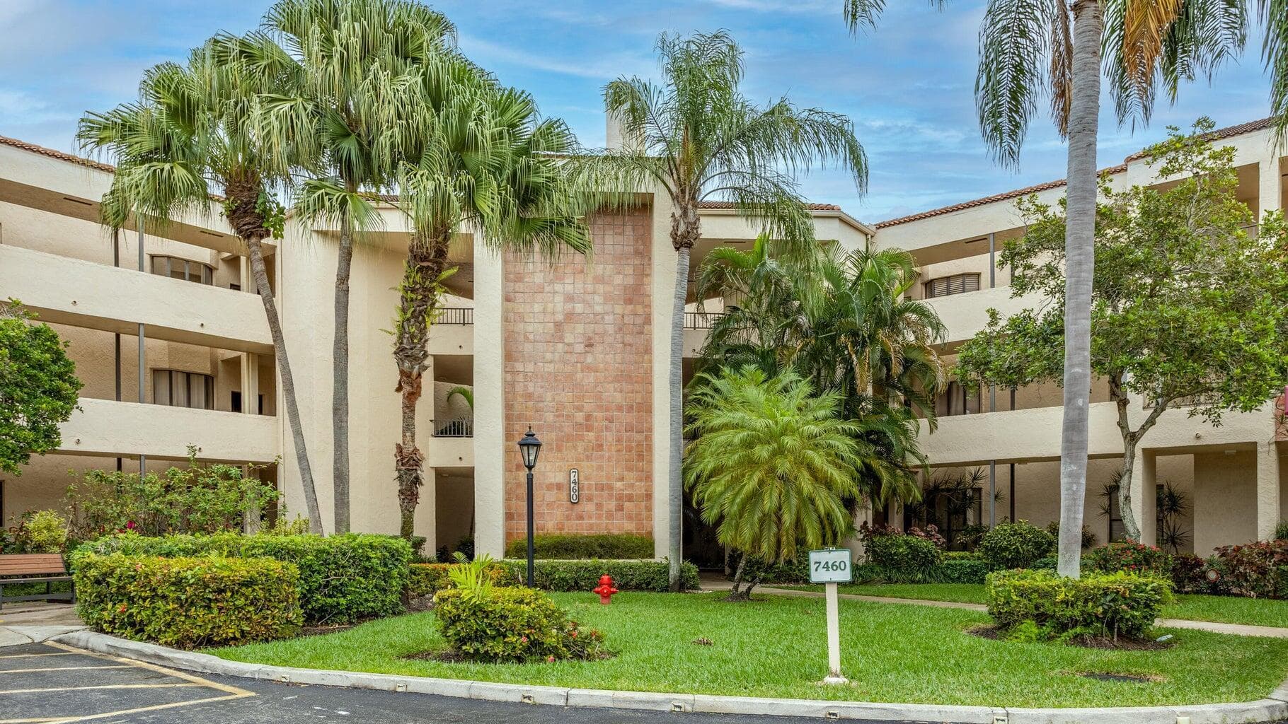 7460 La Paz Boulevard 208, Boca Raton, FL 33433 — photo 1 of 23
