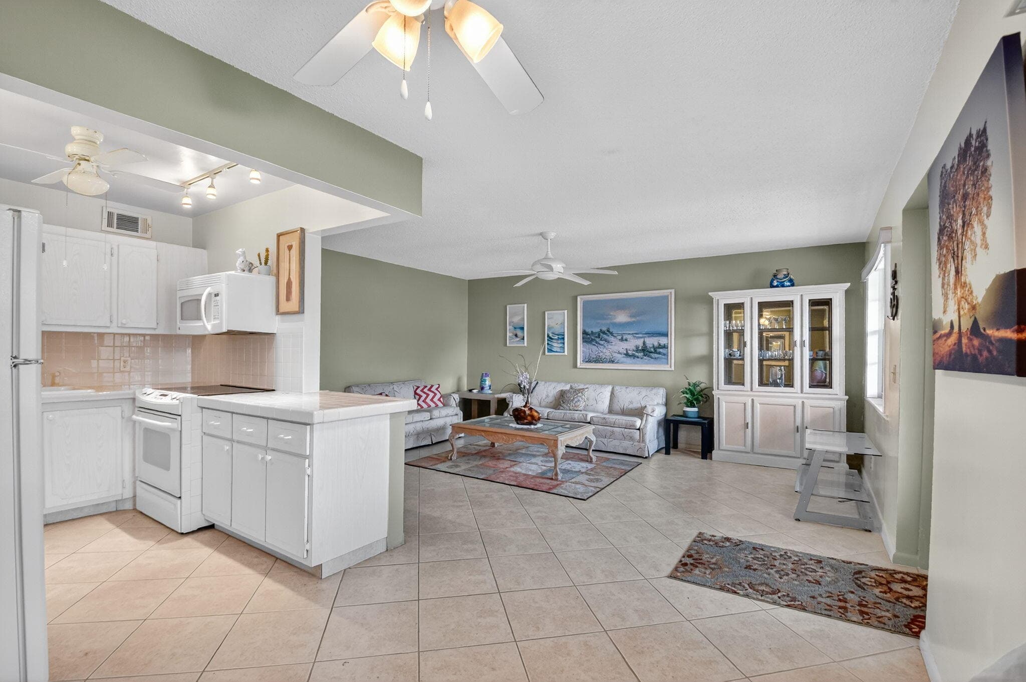 317 N Windsor N N, West Palm Beach, FL 33417 — photo 5 of 38