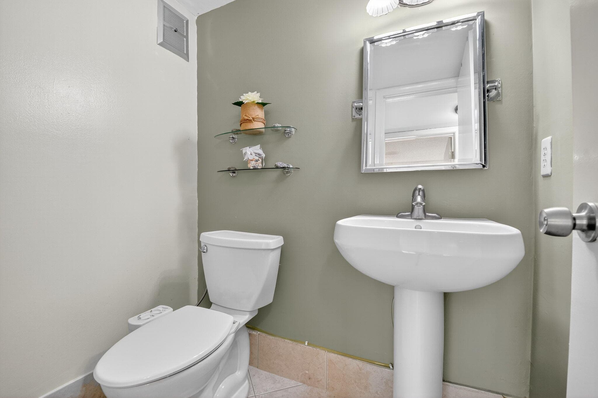 317 N Windsor N N, West Palm Beach, FL 33417 — photo 10 of 38