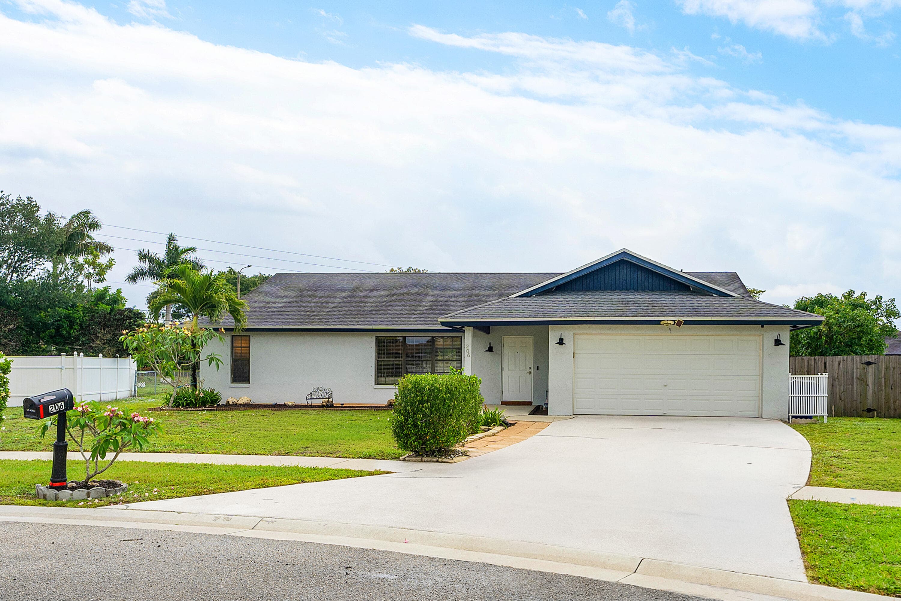 206 Parkwood Drive S, Royal Palm Beach, FL 33411 — photo 2 of 23