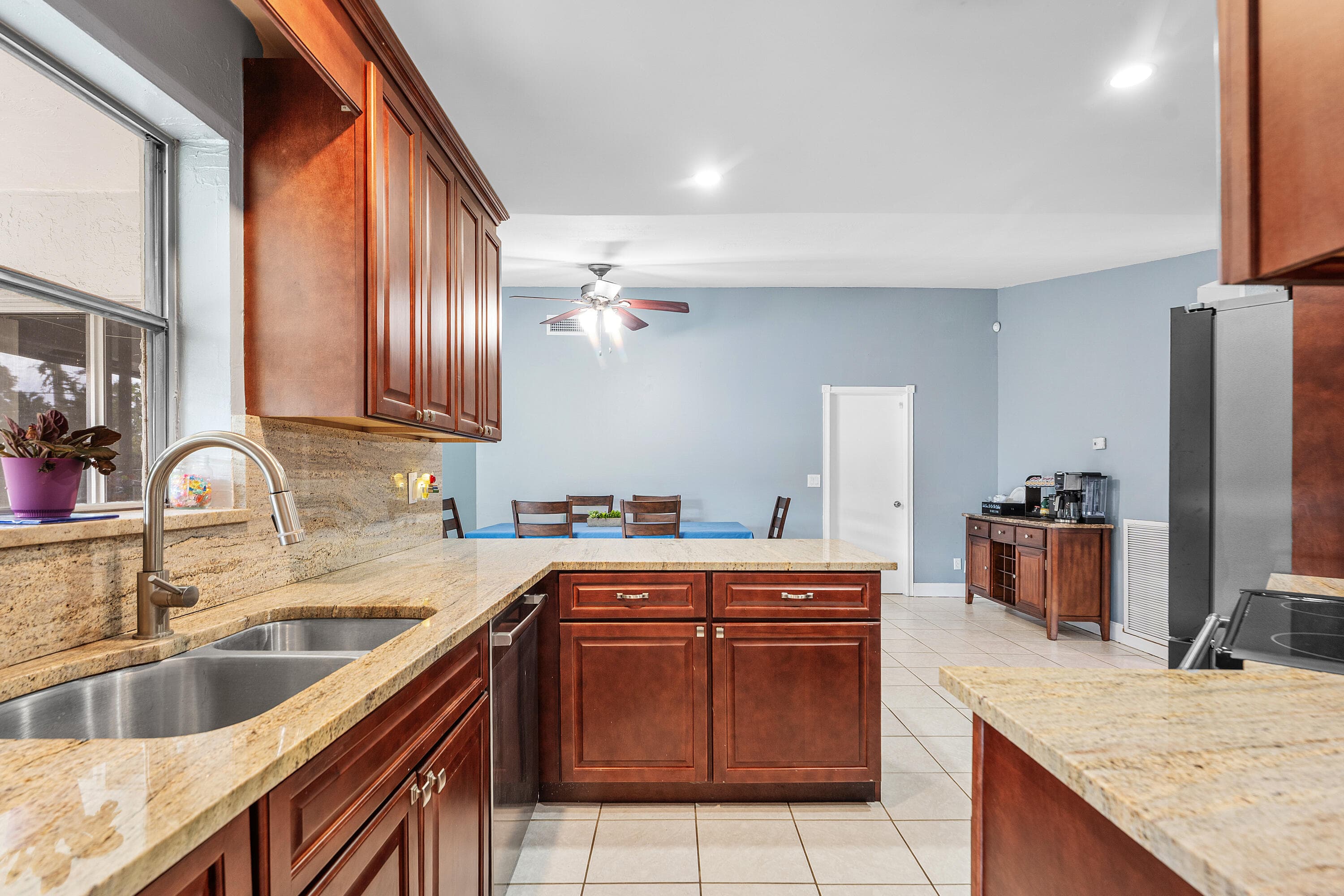 206 Parkwood Drive S, Royal Palm Beach, FL 33411 — photo 4 of 23