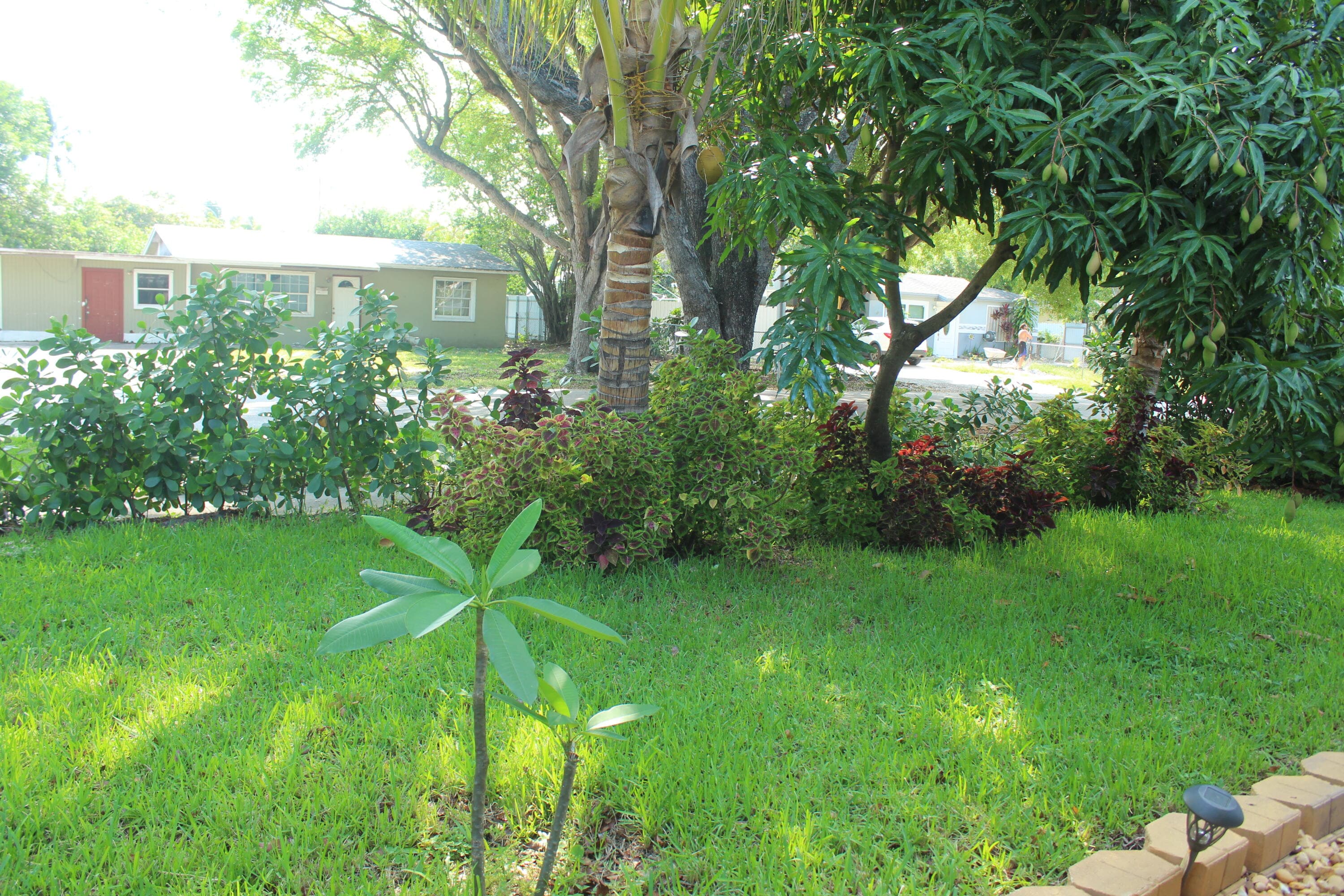 431 S Chillingworth Drive, West Palm Beach, FL 33409 — photo 3 of 3