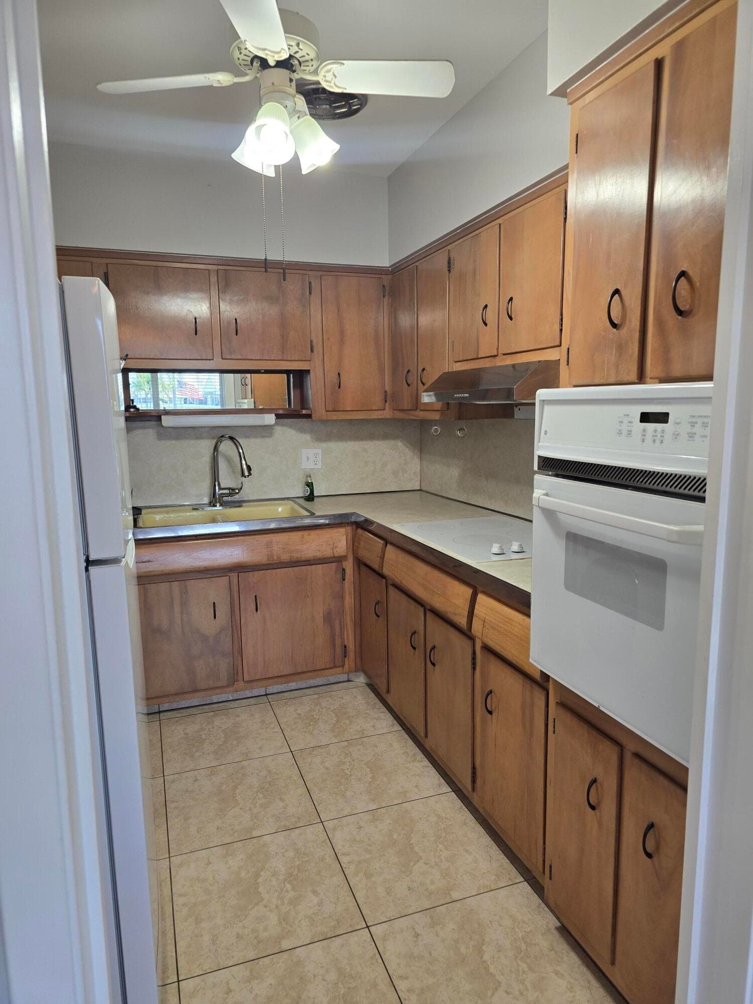 600 Layne Boulevard 201, Hallandale Beach, FL 33009 — photo 7 of 35