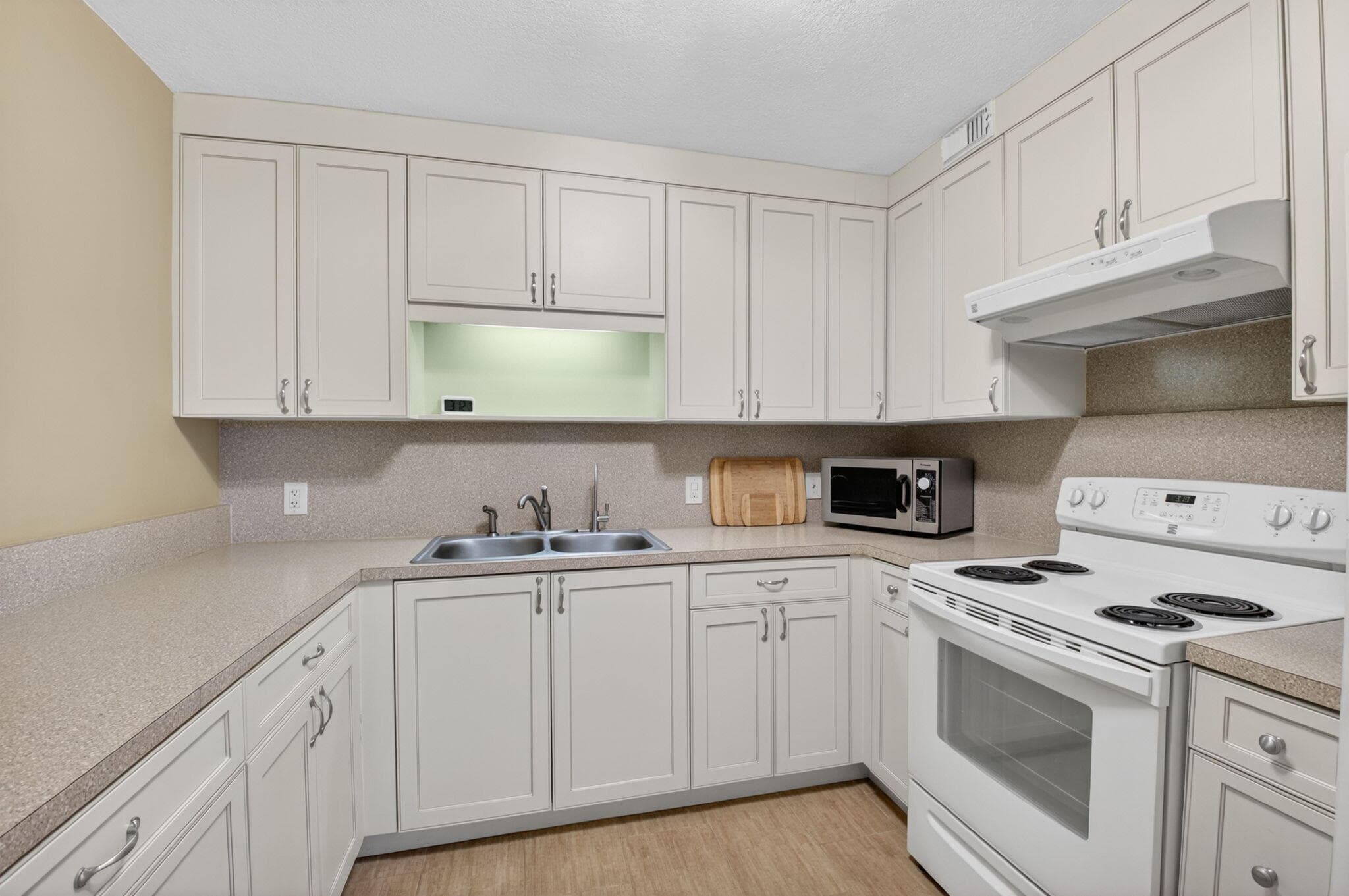 2047 Newcastle C, Boca Raton, FL 33434 — photo 5 of 62