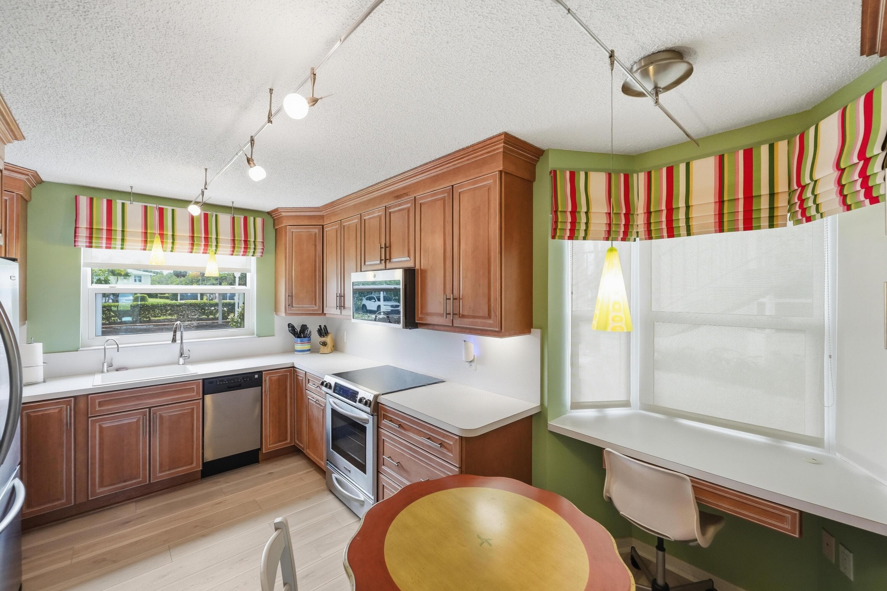 360 Grove Isle Circle, Vero Beach, FL 32962 — photo 13 of 58