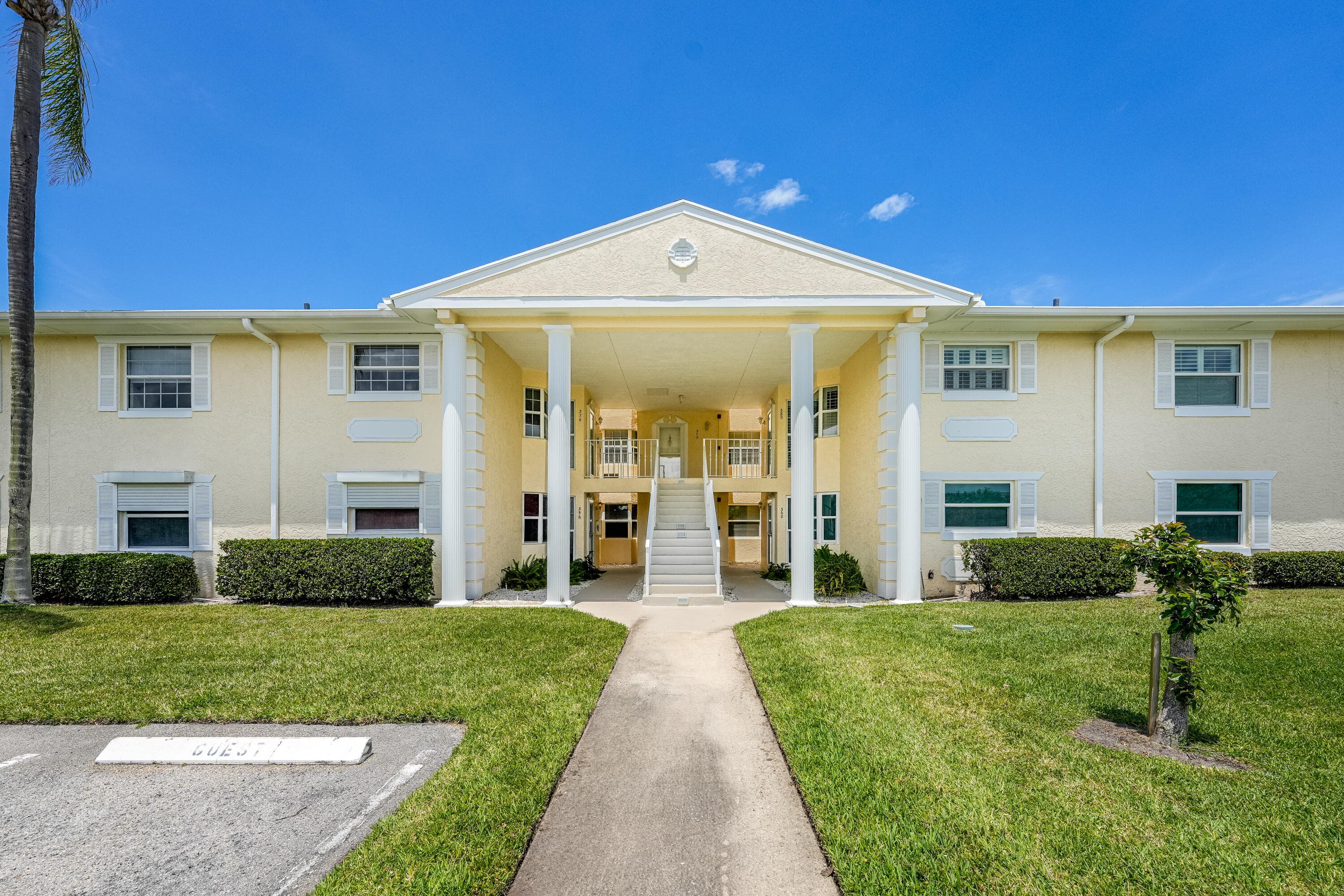360 Grove Isle Circle, Vero Beach, FL 32962 — photo 3 of 58
