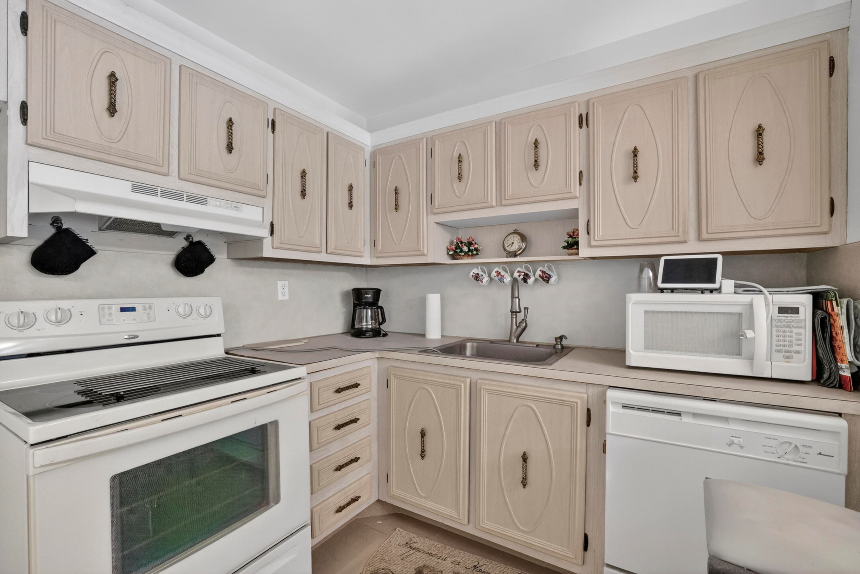 5681 SW 2nd Court, Margate, FL 33068 — photo 11 of 23