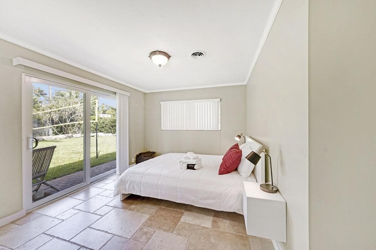 332 NW 26th Court, Wilton Manors, FL 33311 — photo 19 of 44