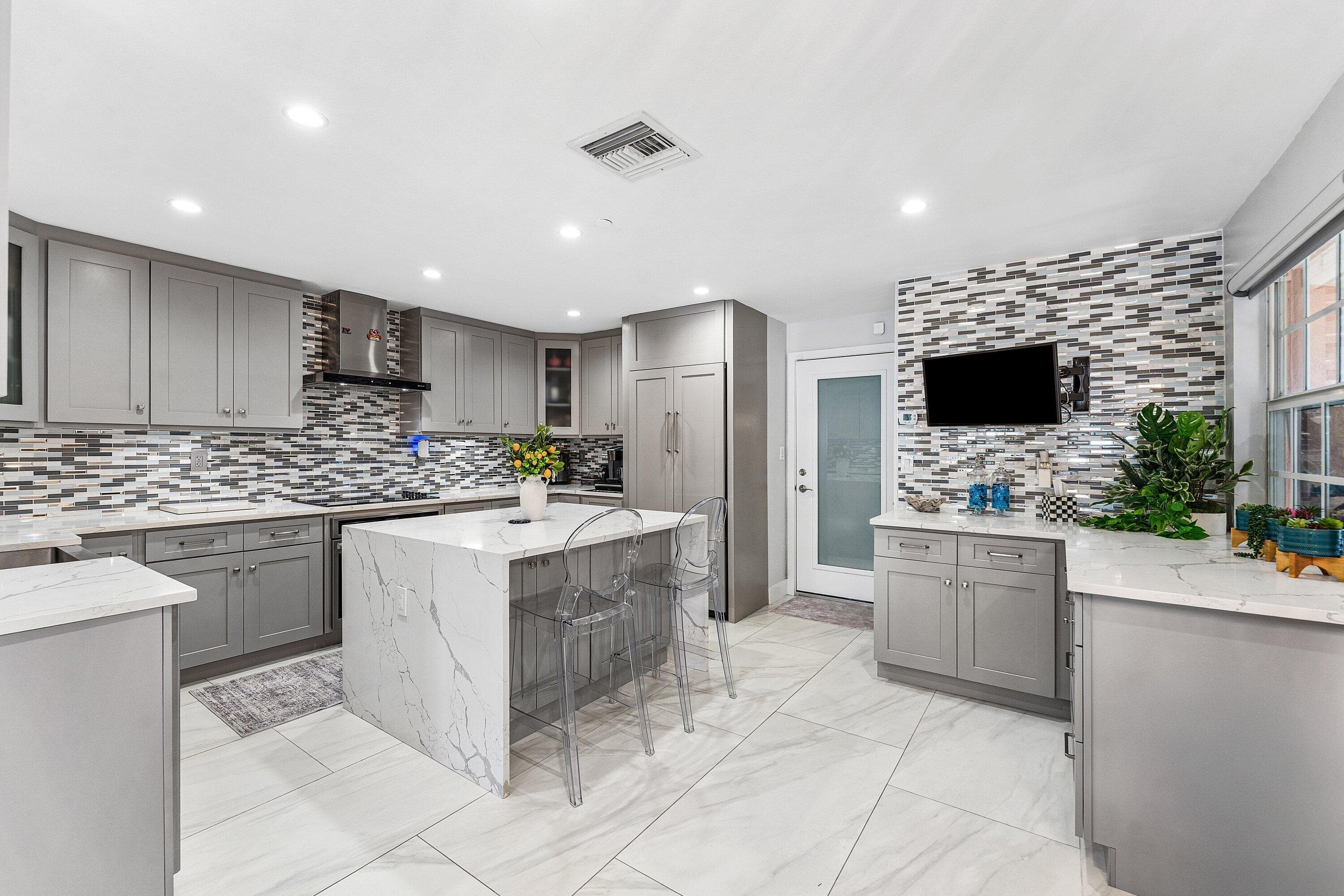 19 Hendricks Isle, Fort Lauderdale, FL 33301 — photo 6 of 39