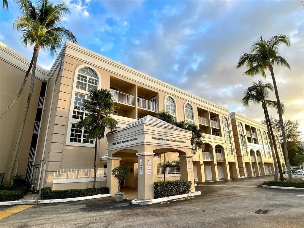 1280 S Alhambra Circle 1105, Coral Gables, FL 33146 — photo