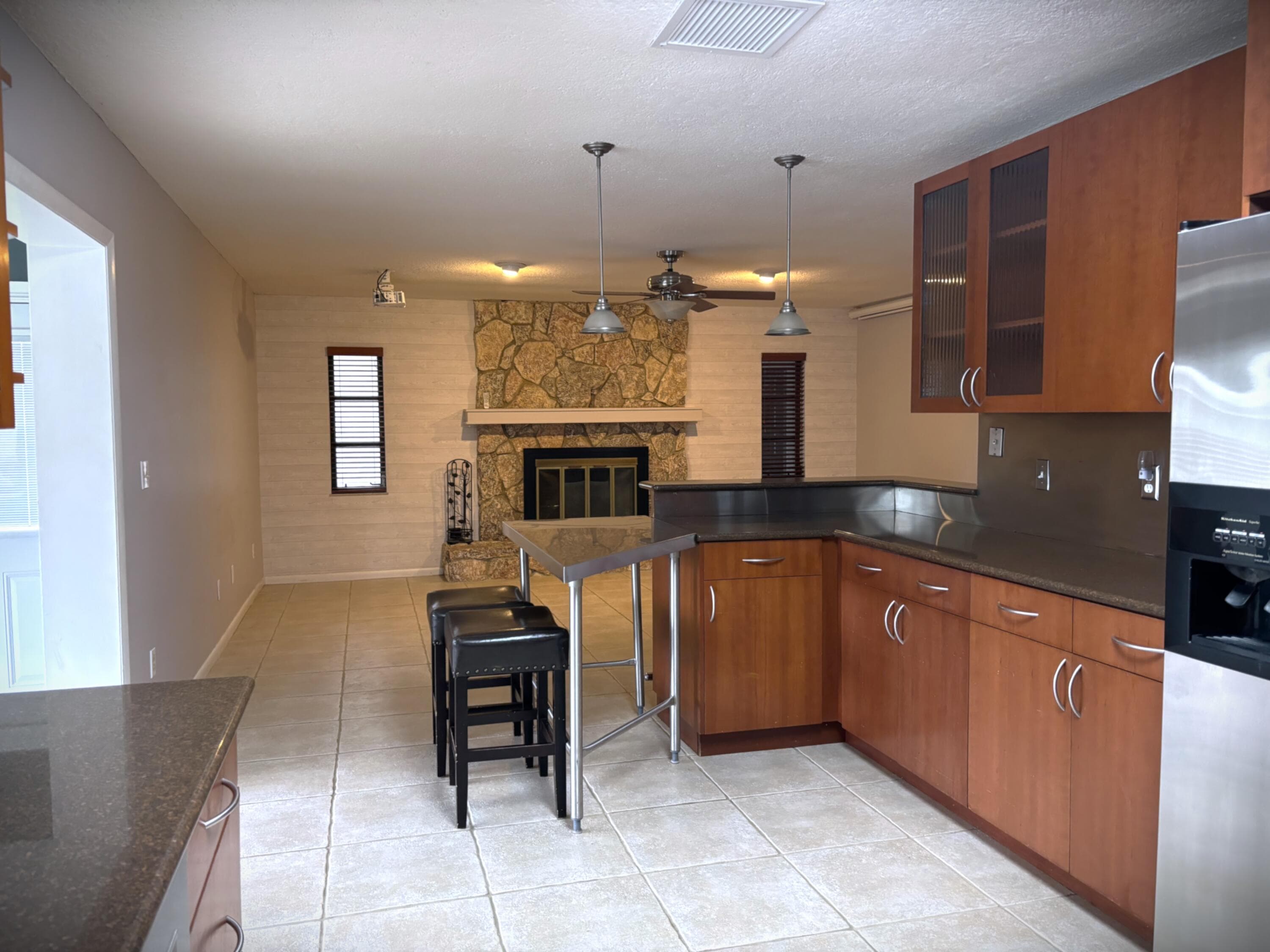 202 SW Crescent Avenue, Port St. Lucie, FL 34984 — photo 3 of 43