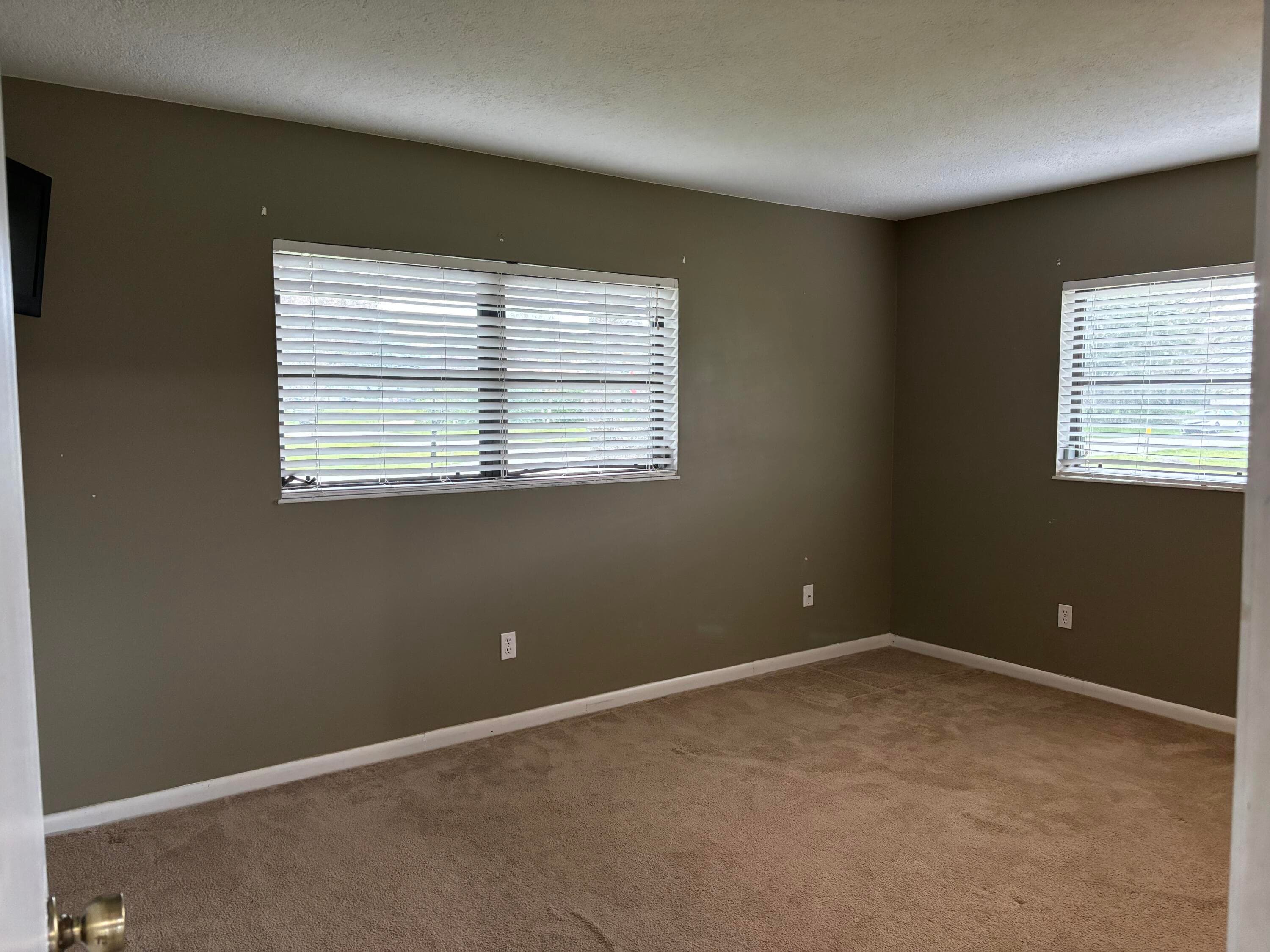 202 SW Crescent Avenue, Port St. Lucie, FL 34984 — photo 14 of 43