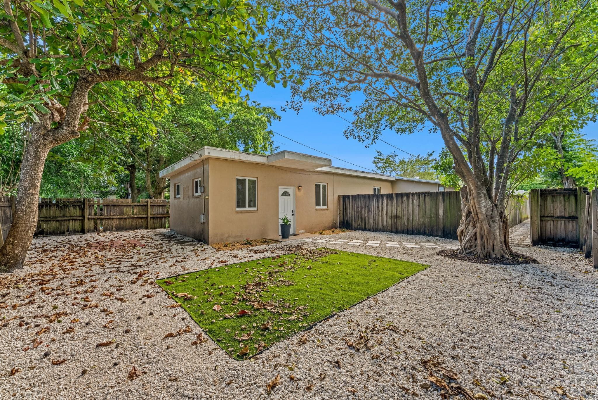 1340 NE 1st Avenue, Fort Lauderdale, FL 33304 — photo 1 of 14