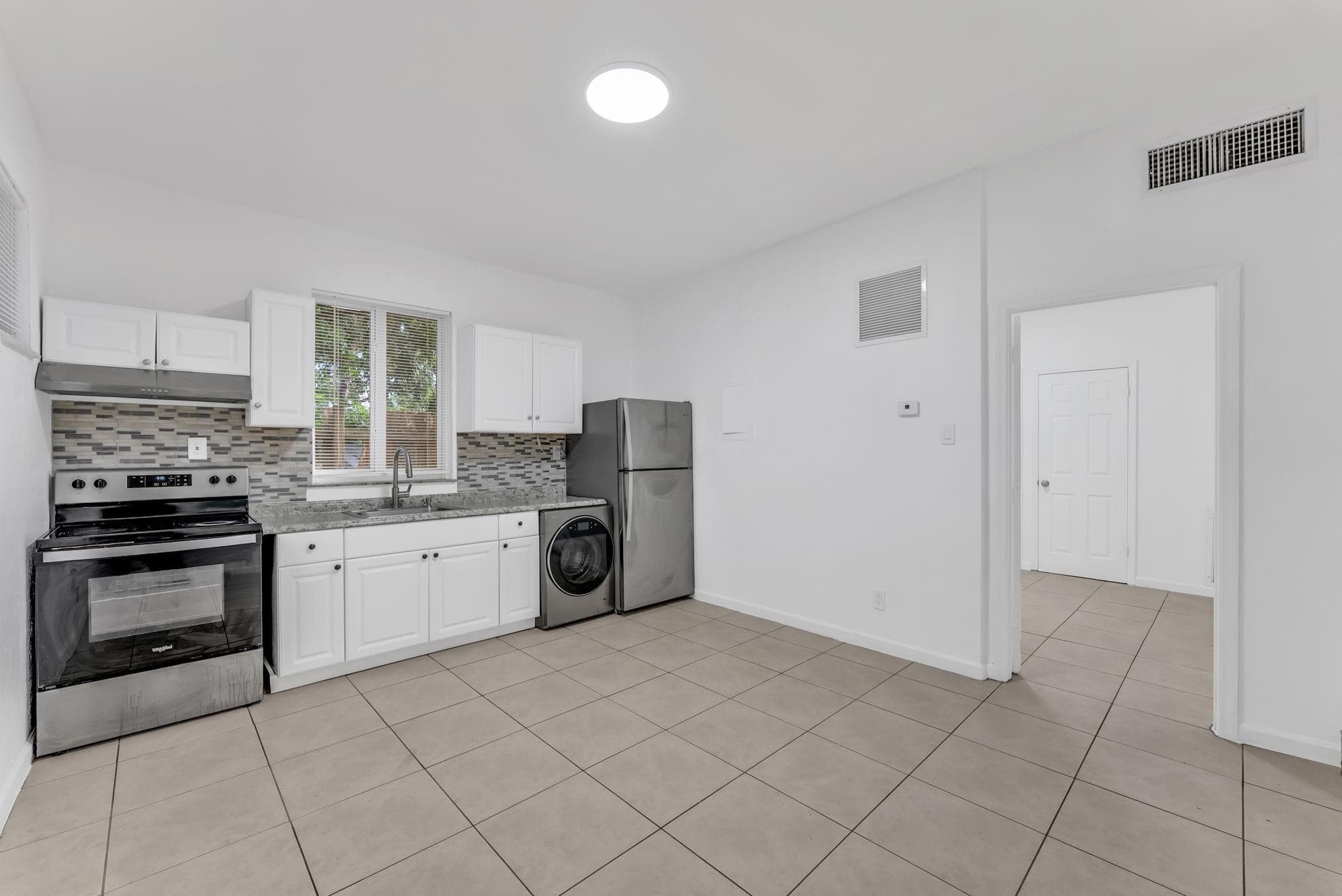 1340 NE 1st Avenue, Fort Lauderdale, FL 33304 — photo 5 of 14