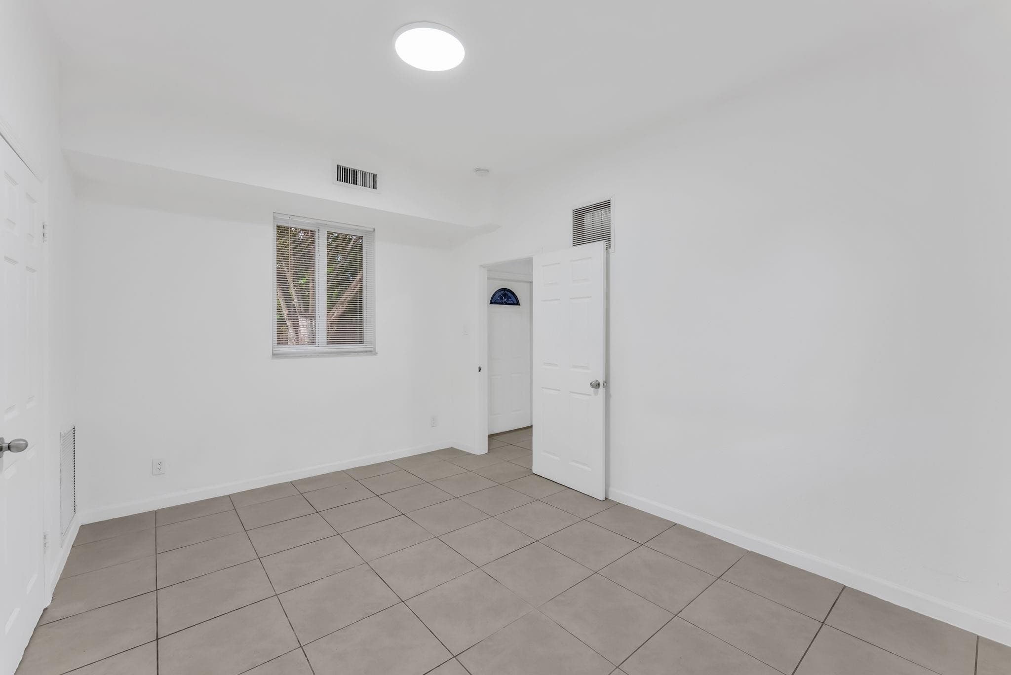 1340 NE 1st Avenue, Fort Lauderdale, FL 33304 — photo 13 of 14