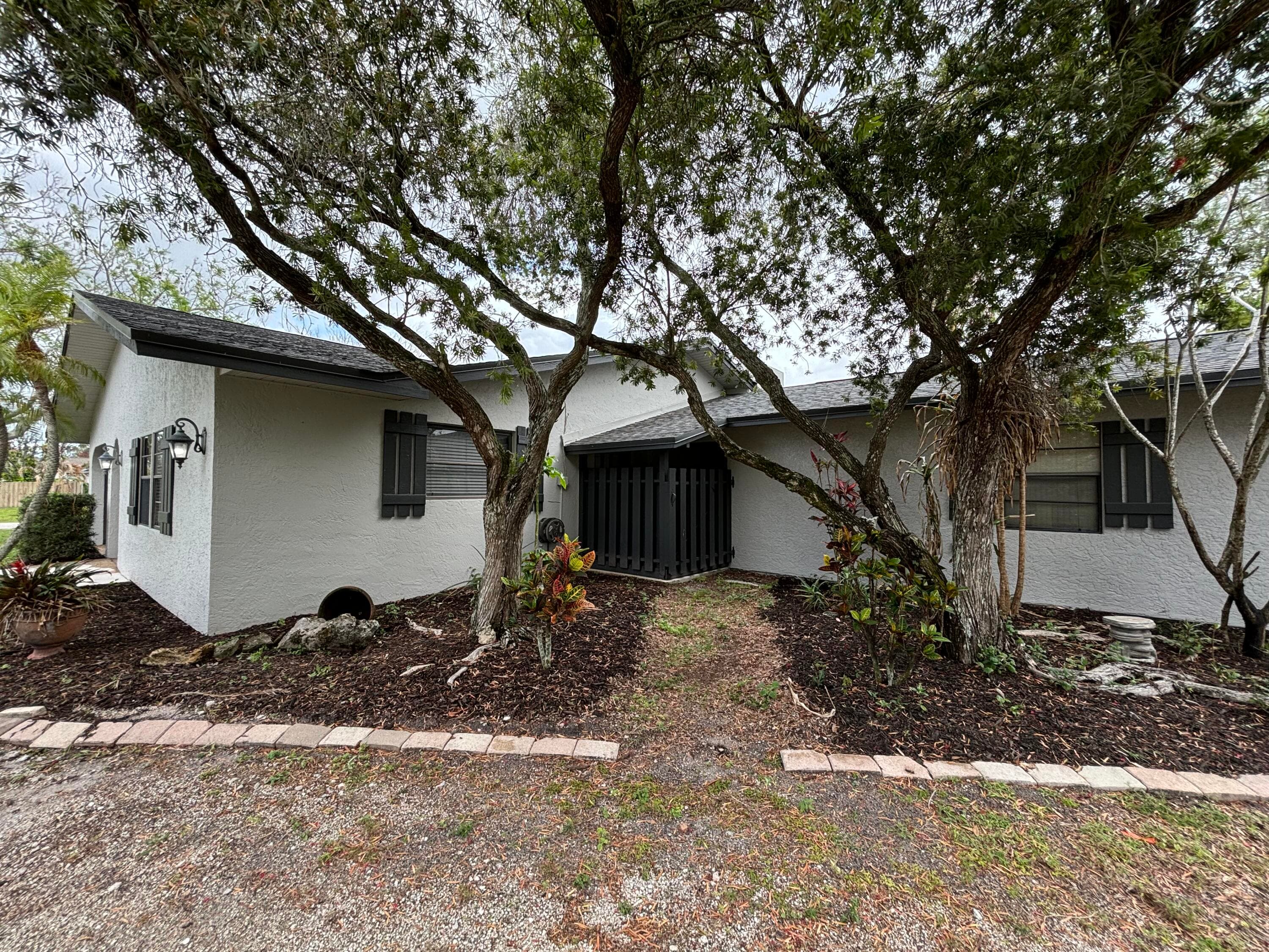 202 SW Crescent Avenue, Port St. Lucie, FL 34984 — photo 25 of 43