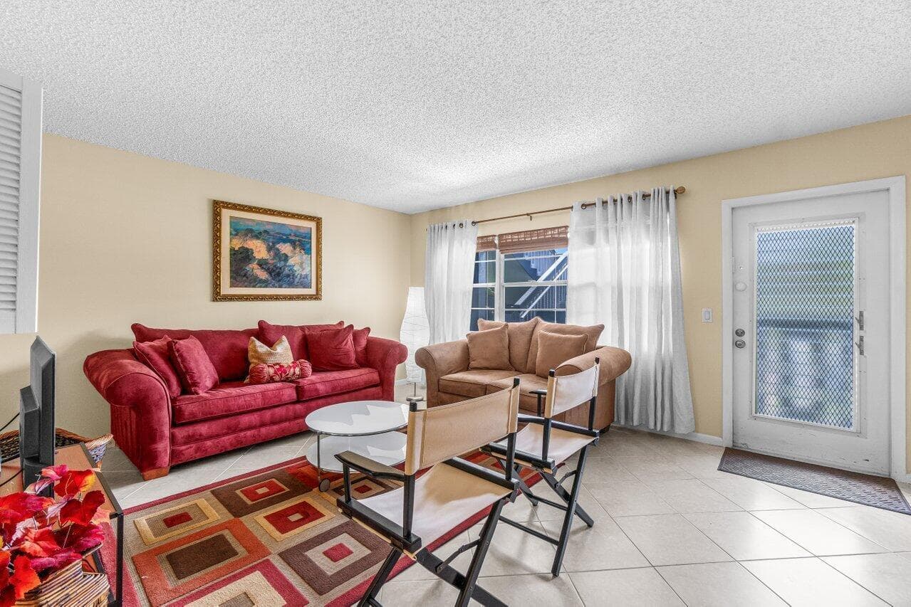 68 Suffolk B 68, Boca Raton, FL 33434 — photo 6 of 26