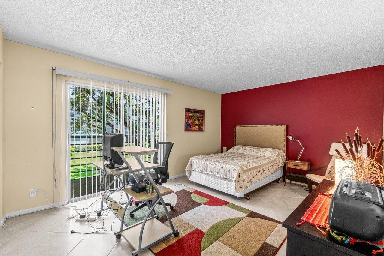68 Suffolk B 68, Boca Raton, FL 33434 — photo 11 of 26