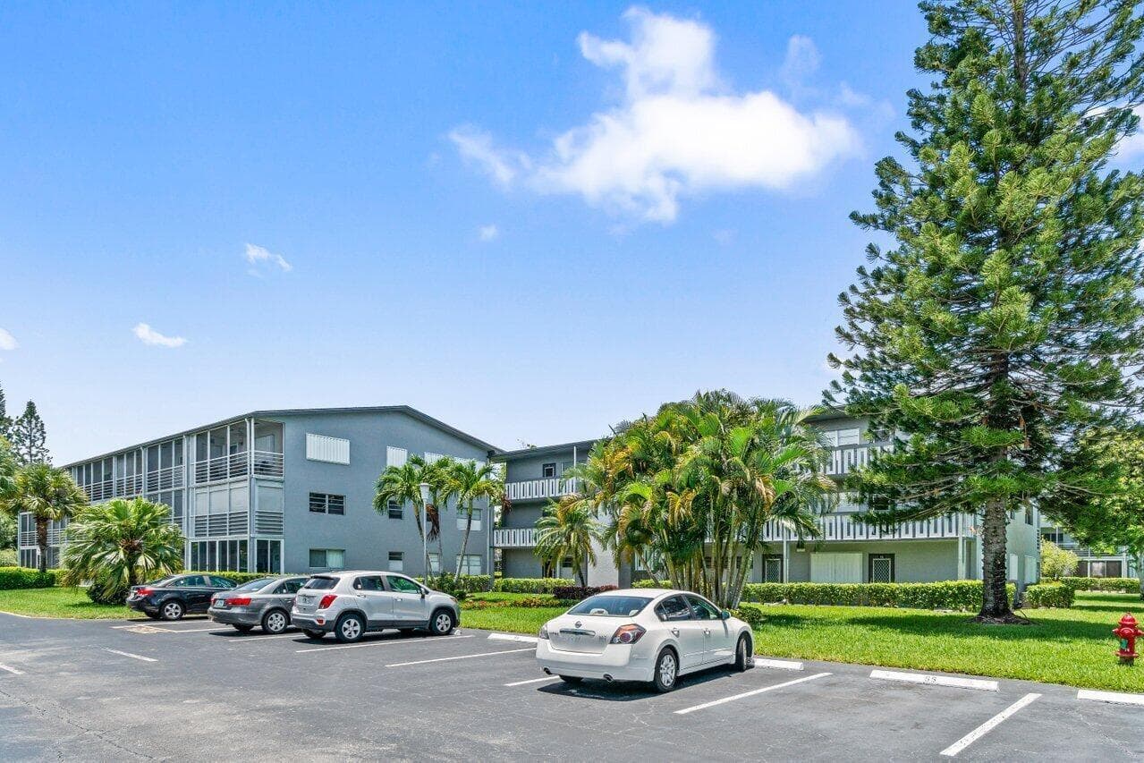 68 Suffolk B 68, Boca Raton, FL 33434 — photo 24 of 26
