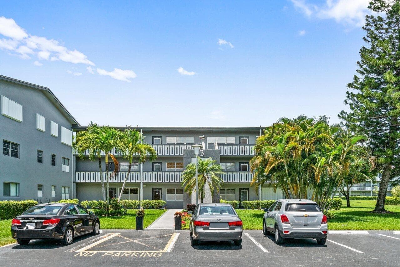68 Suffolk B 68, Boca Raton, FL 33434 — photo 26 of 26