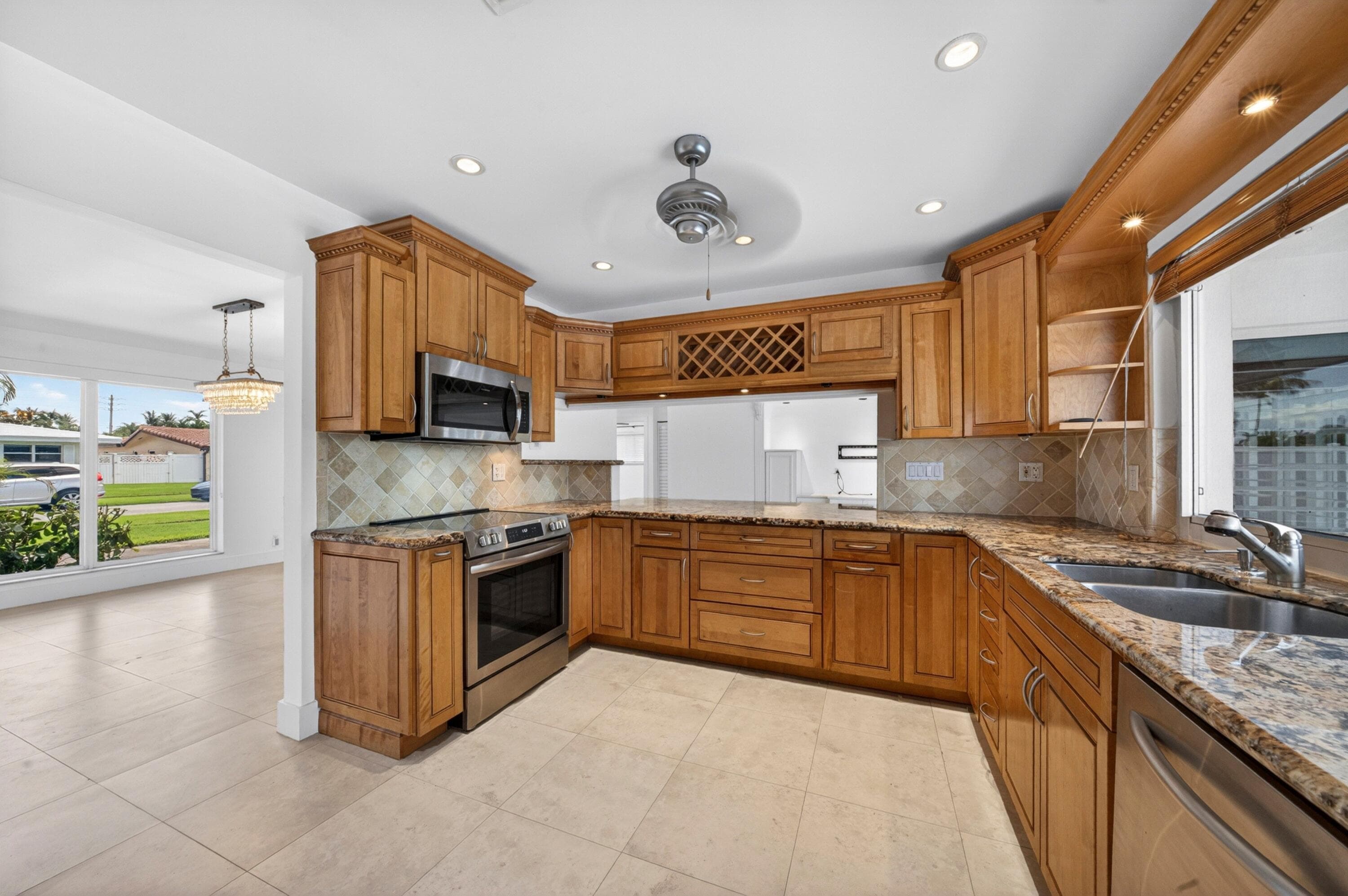 6251 NE 20th Terrace, Fort Lauderdale, FL 33308 — photo 37 of 77