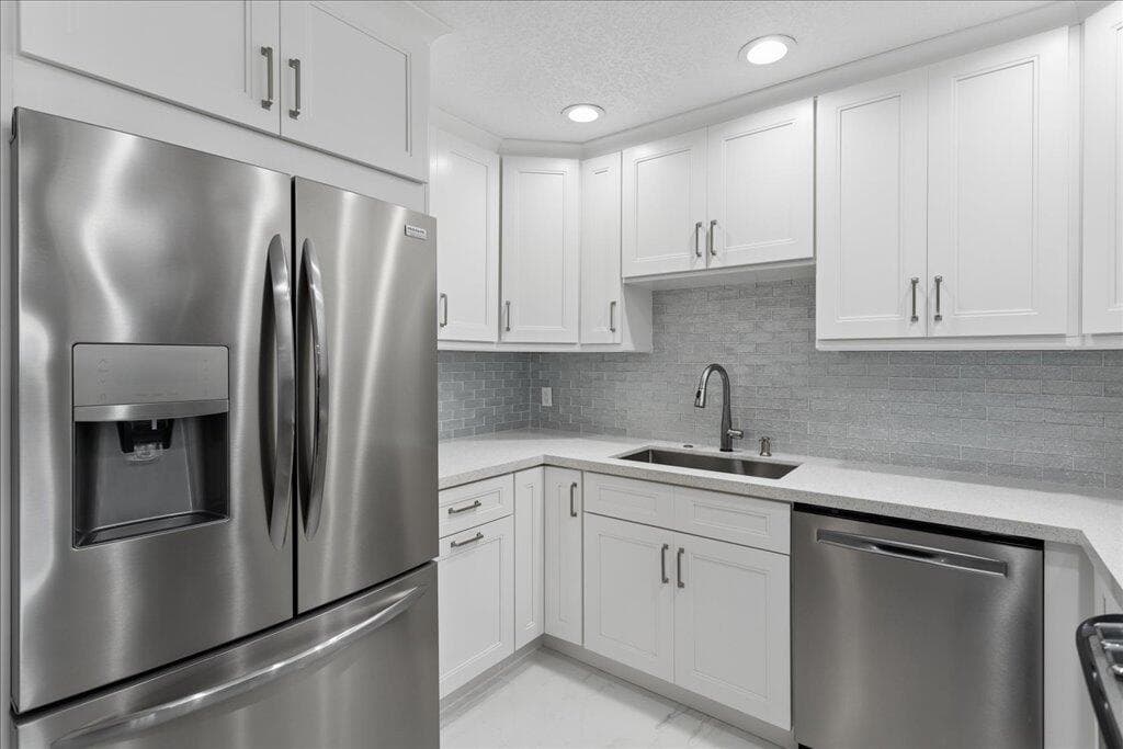 6379 Bay Club Drive 2, Fort Lauderdale, FL 33308 — photo 11 of 26