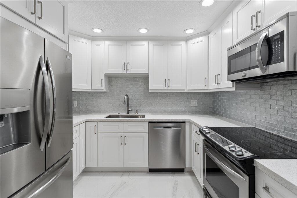 6379 Bay Club Drive 2, Fort Lauderdale, FL 33308 — photo 12 of 26