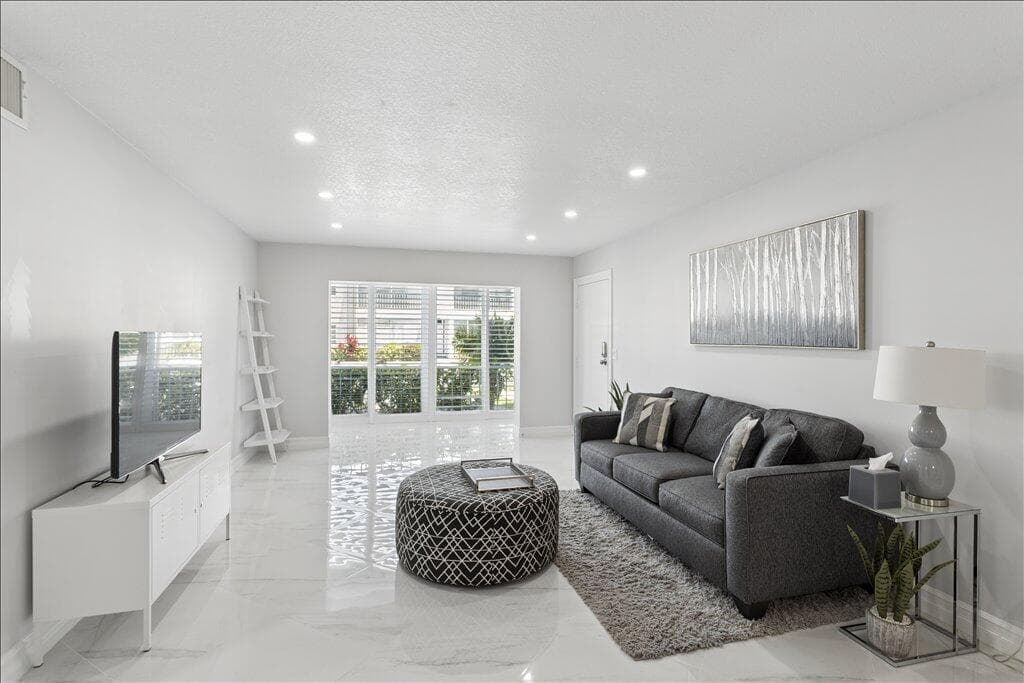6379 Bay Club Drive 2, Fort Lauderdale, FL 33308 — photo 3 of 26