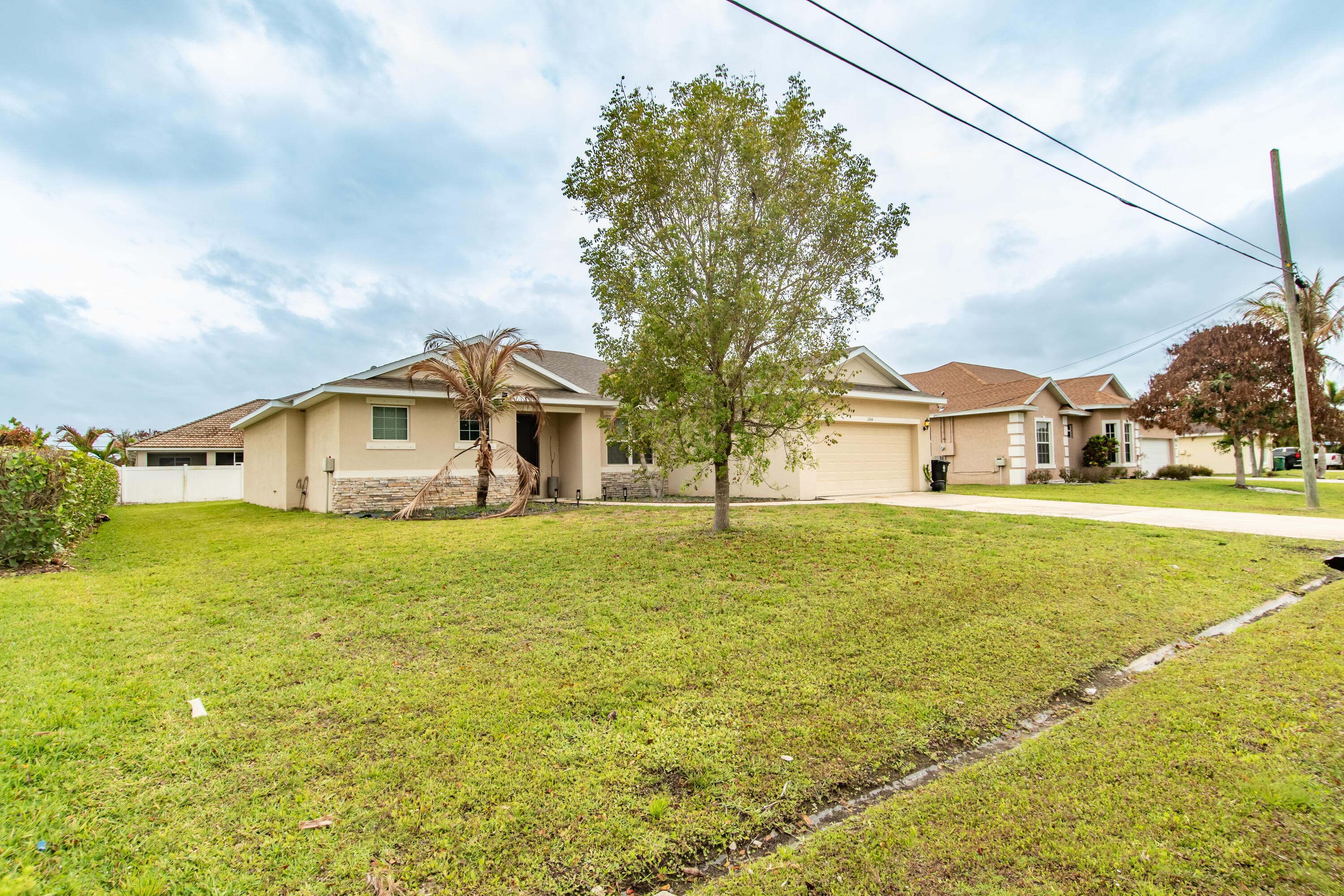 1244 SW Ermine Avenue, Port St. Lucie, FL 34953 — photo 4 of 39