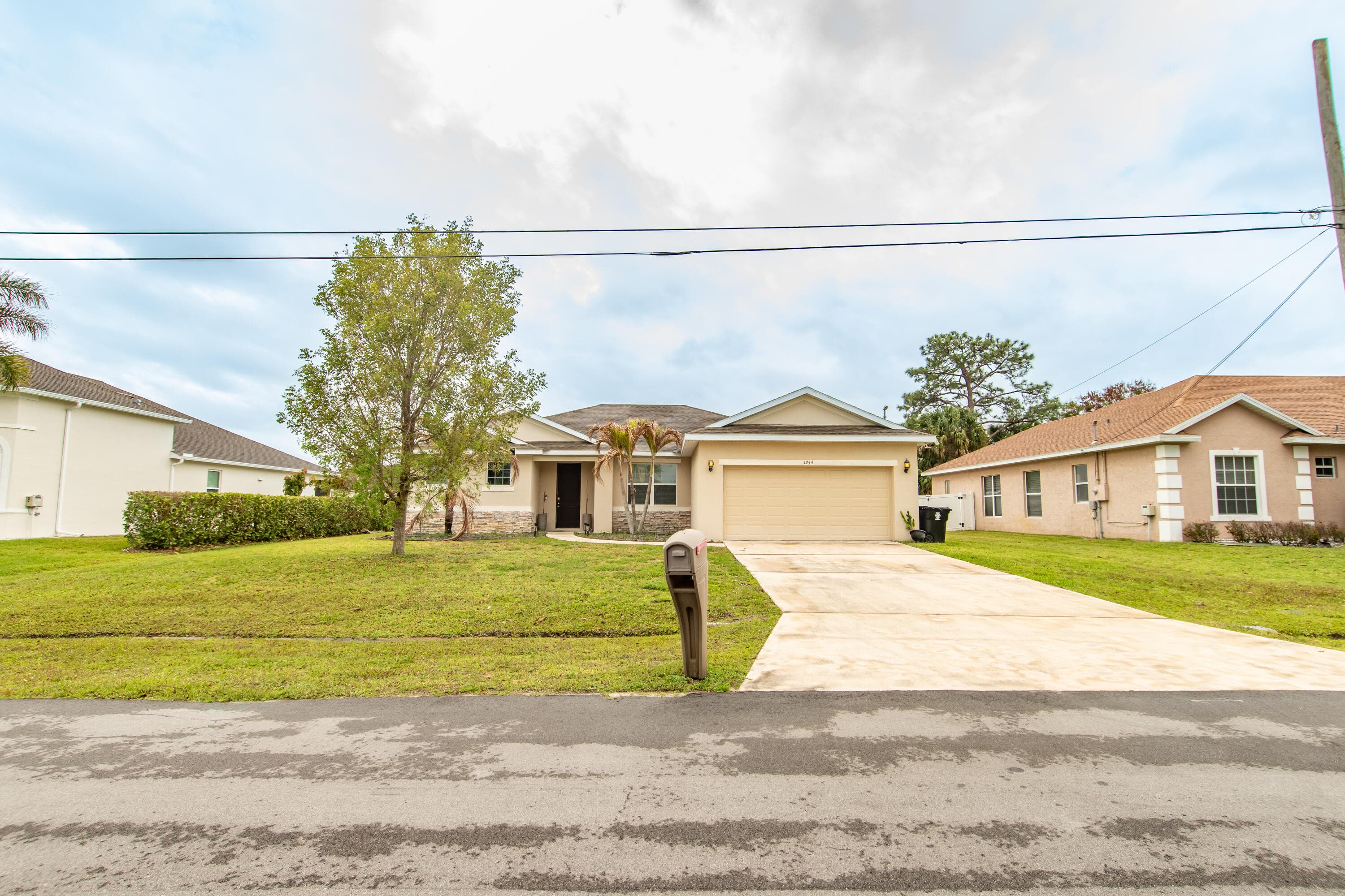 1244 SW Ermine Avenue, Port St. Lucie, FL 34953 — photo 10 of 39