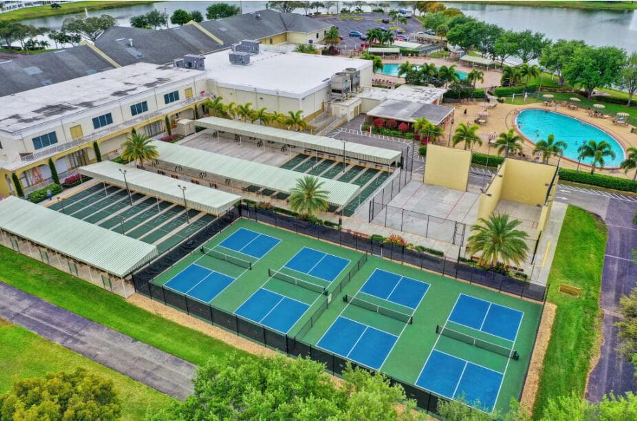 103 Oxford 400, West Palm Beach, FL 33417 — photo 13 of 22