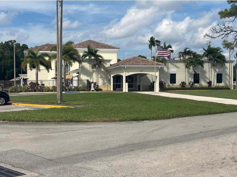 103 Oxford 400, West Palm Beach, FL 33417 — photo 14 of 22