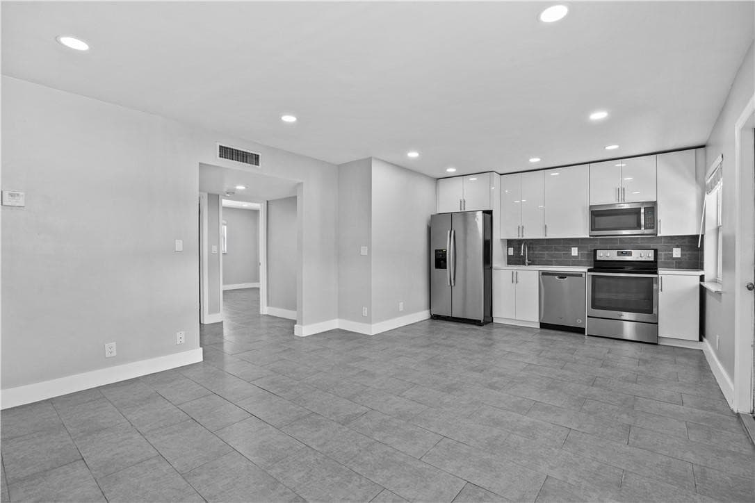 1470 N Dixie Highway 2, Fort Lauderdale, FL 33304 — photo 1 of 21