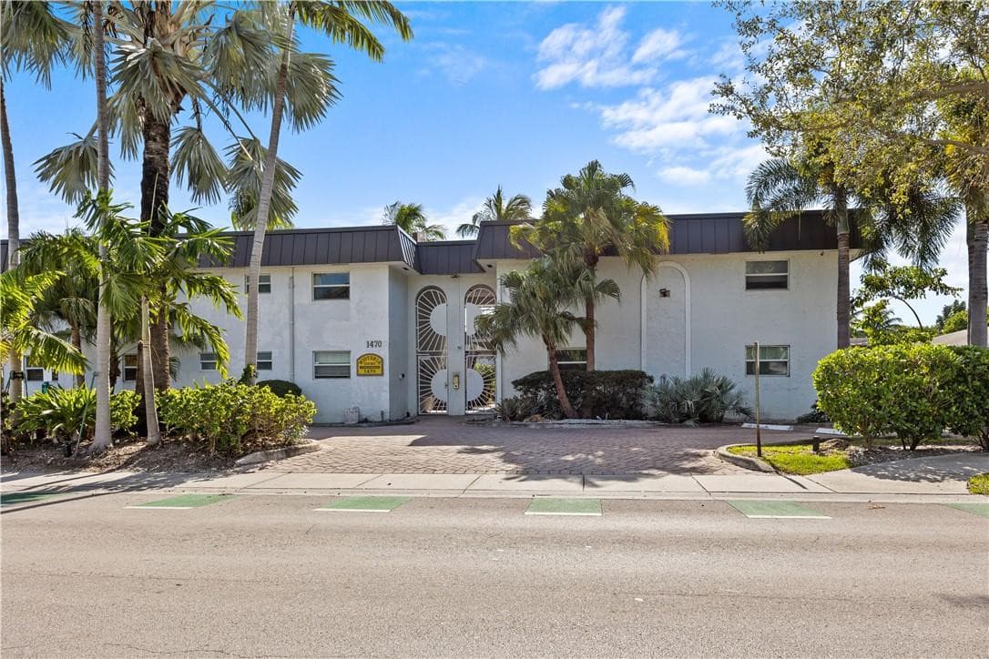 1470 N Dixie Highway 2, Fort Lauderdale, FL 33304 — photo 2 of 21