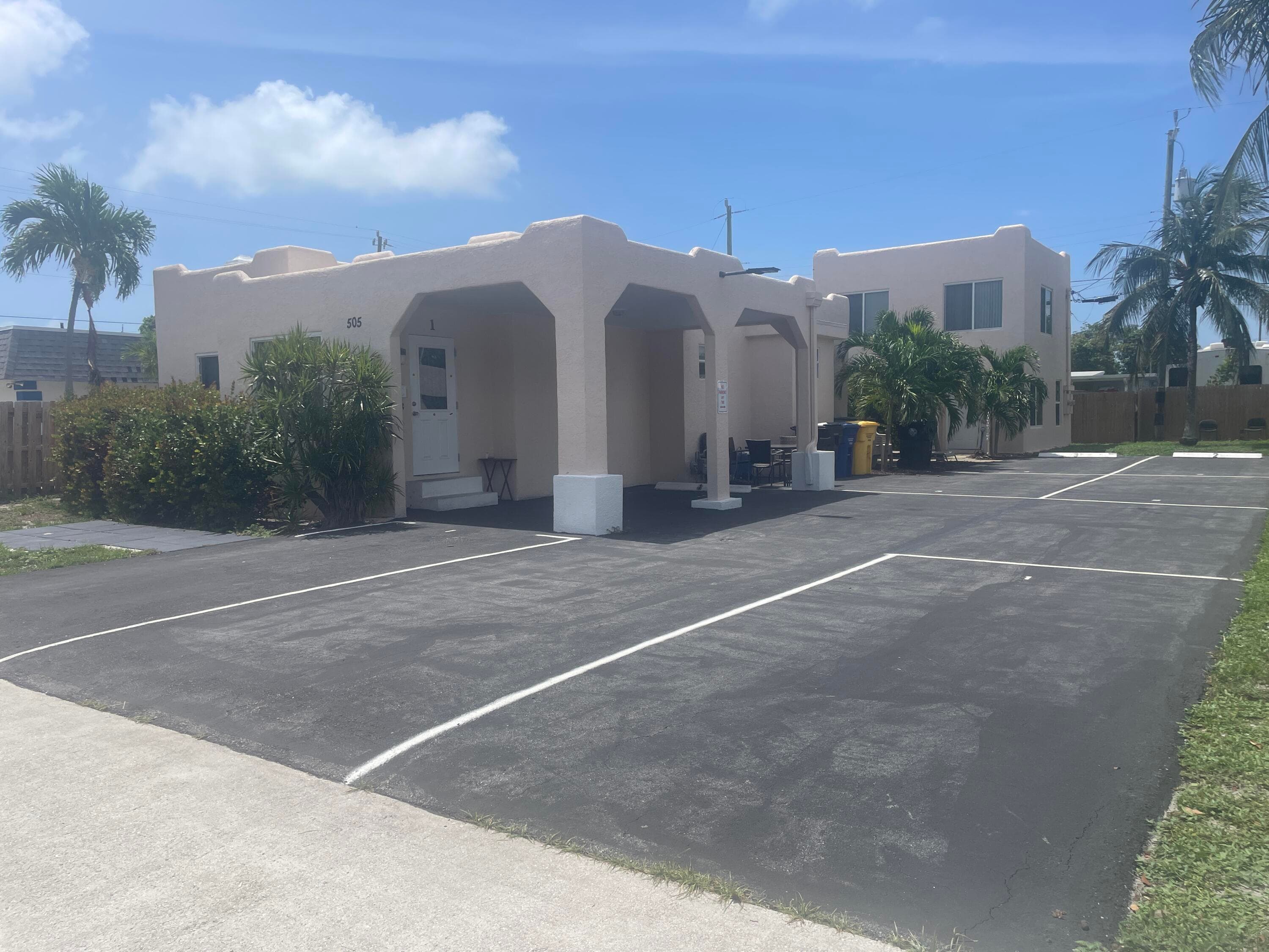 505 24th Avenue N, Lake Worth Beach, FL — photo 3 of 23
