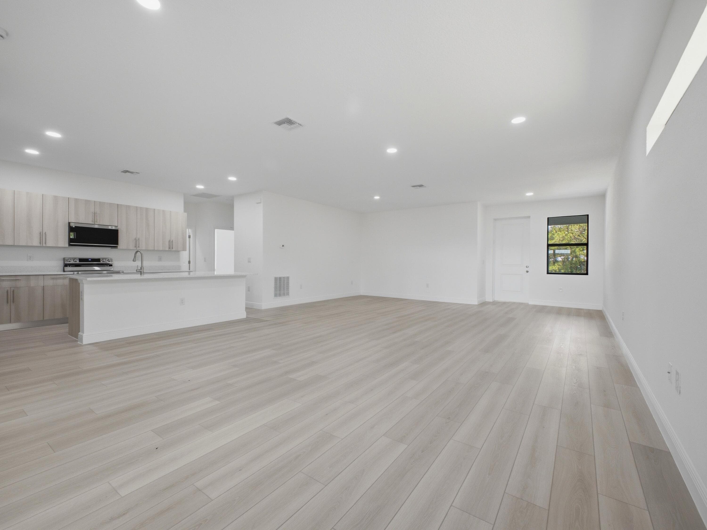 8010 Sandalwood Lane, LaBelle, FL 33935 — photo 8 of 31
