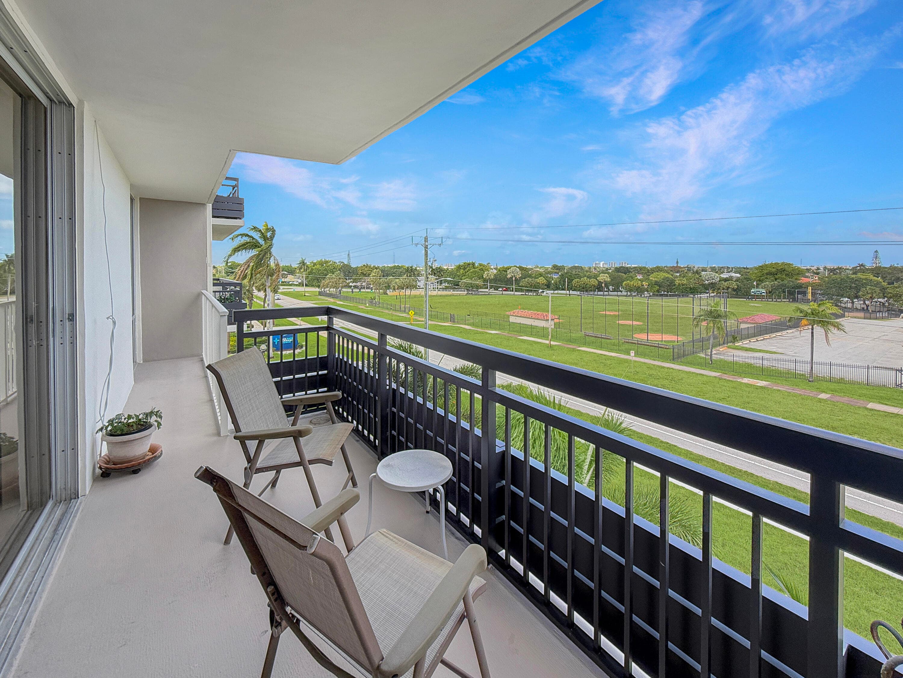 555 NW 4th Avenue 401, Boca Raton, FL 33432 — photo 21 of 41
