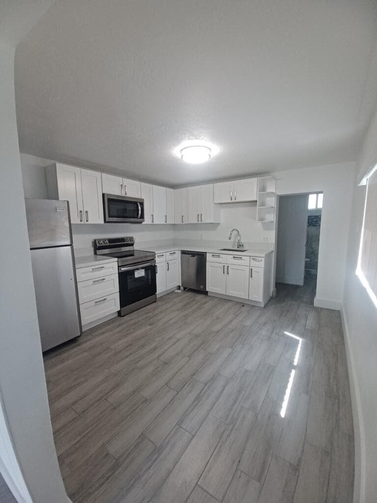 24 SW 13th Street 1-5, Dania Beach, FL 33004 — photo 3 of 7