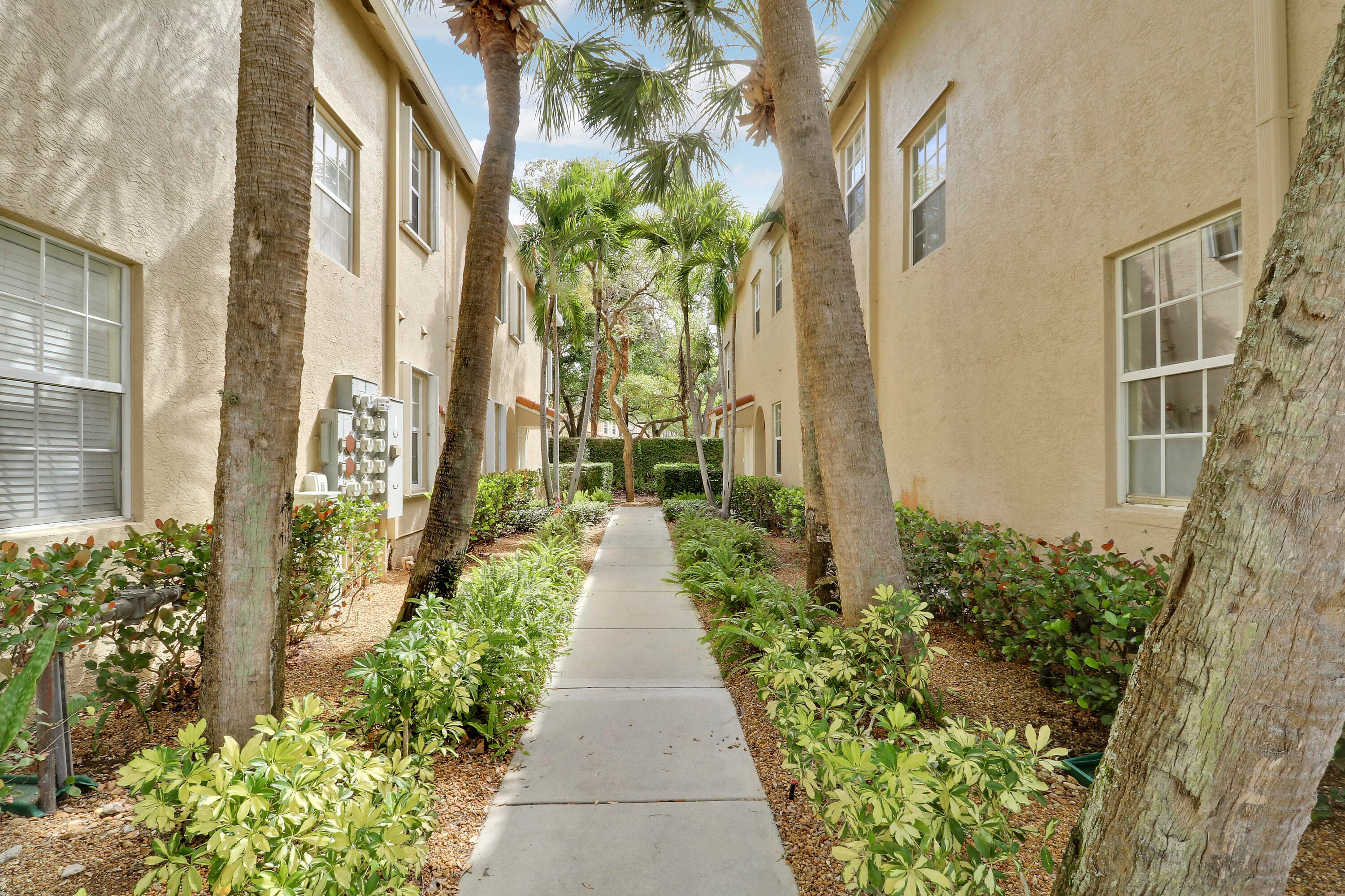 104 Lighthouse Circle H-2, Tequesta, FL 33469 — photo 35 of 45