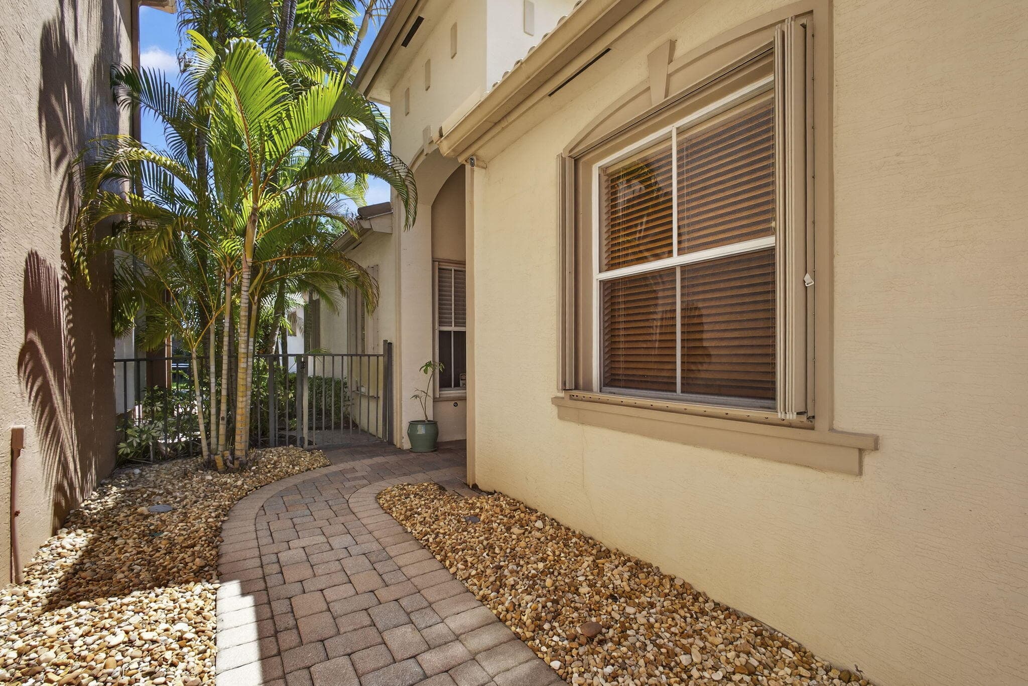 171 Isle Verde Way, Palm Beach Gardens, FL 33418 — photo 10 of 59