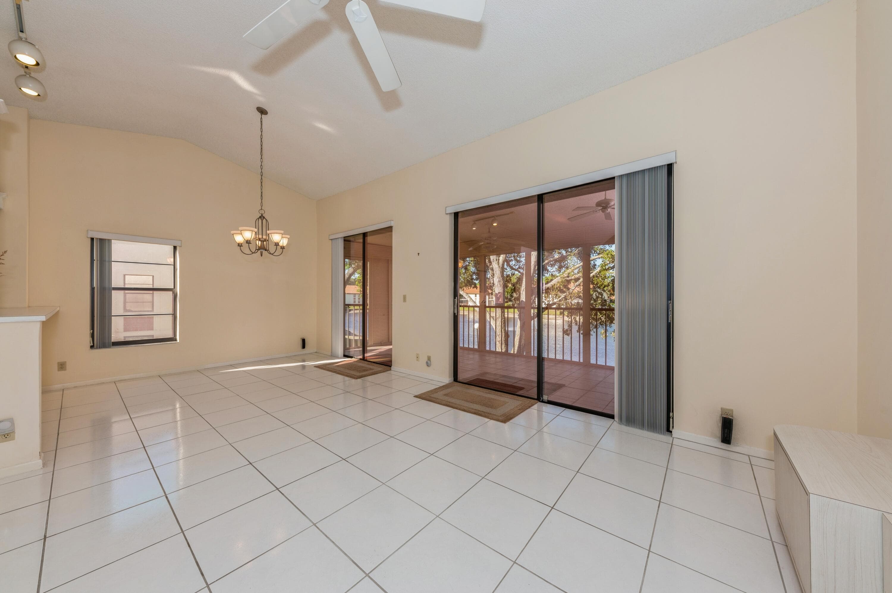 10439 S Circle Lake Drive 201, Boynton Beach, FL 33437 — photo 3 of 26