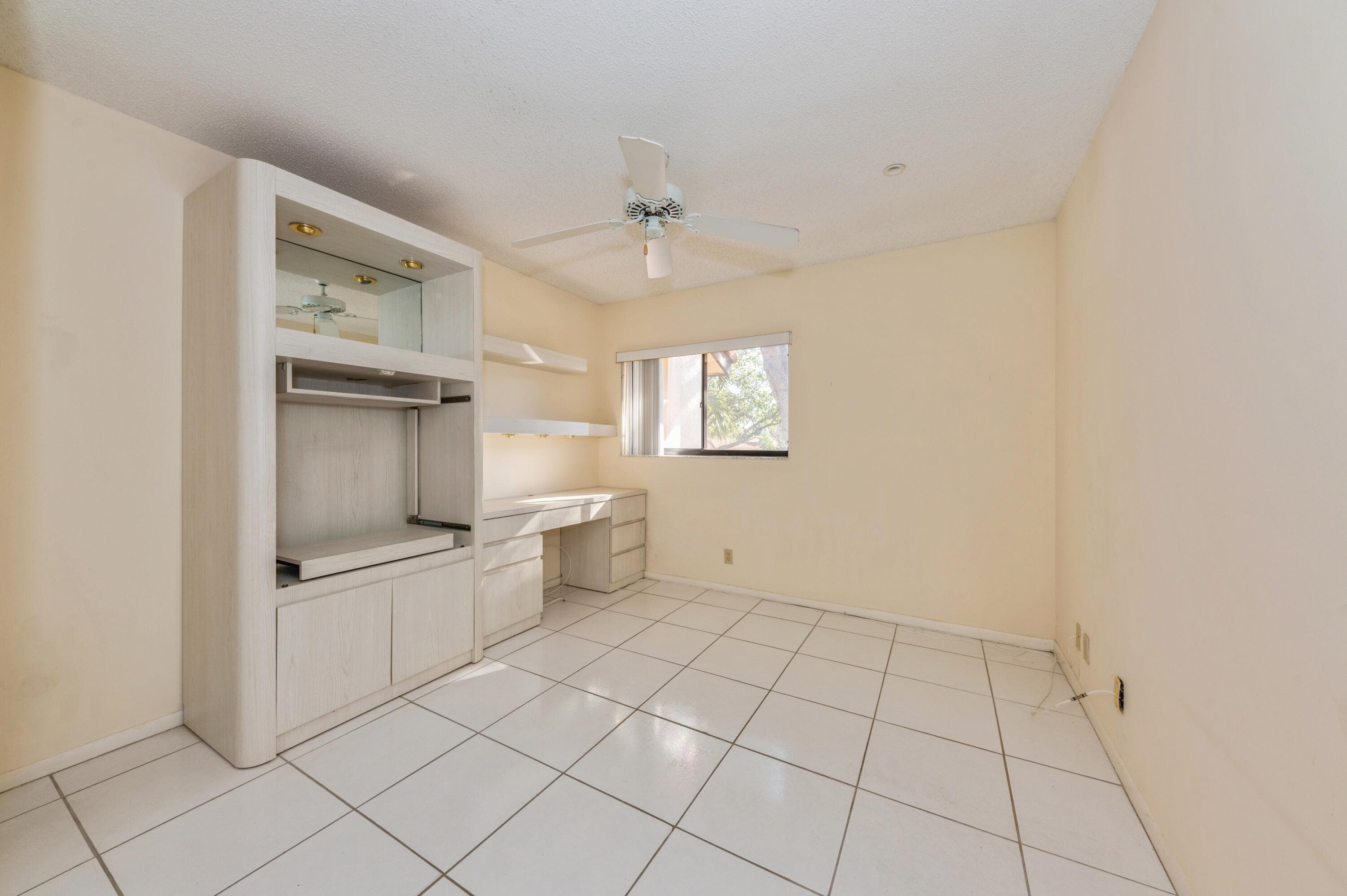 10439 S Circle Lake Drive 201, Boynton Beach, FL 33437 — photo 6 of 26