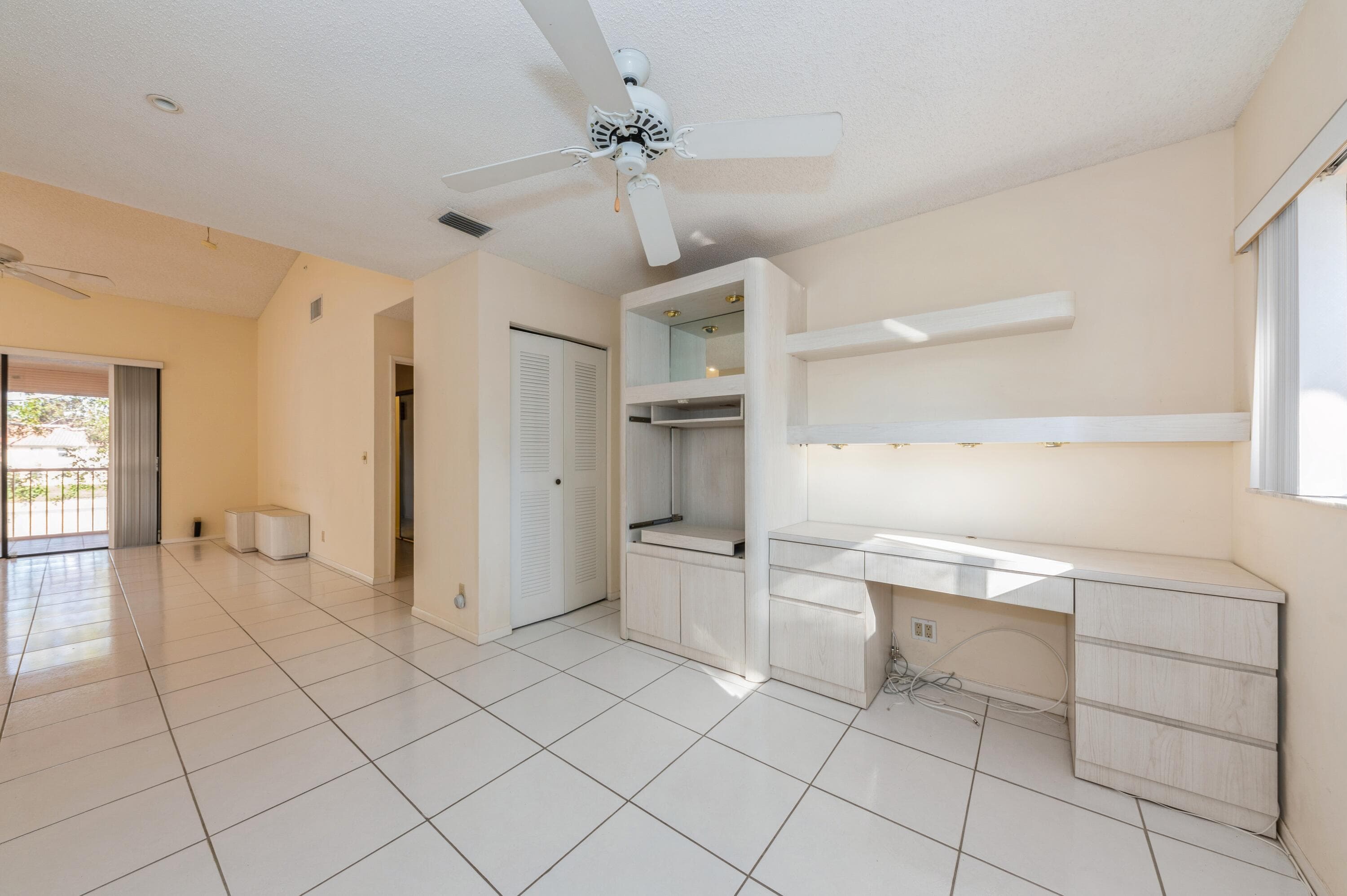 10439 S Circle Lake Drive 201, Boynton Beach, FL 33437 — photo 7 of 26